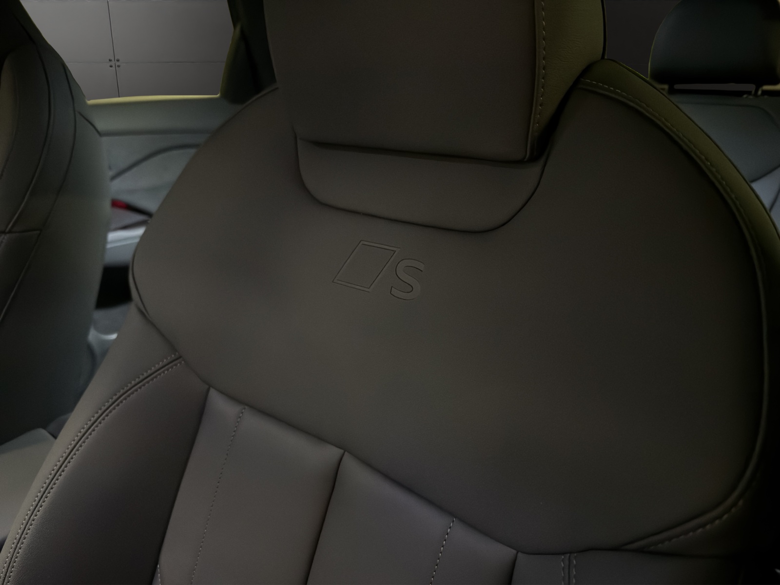 AUDI Q3 SUV 110 kW TFSI S tronic-image-23