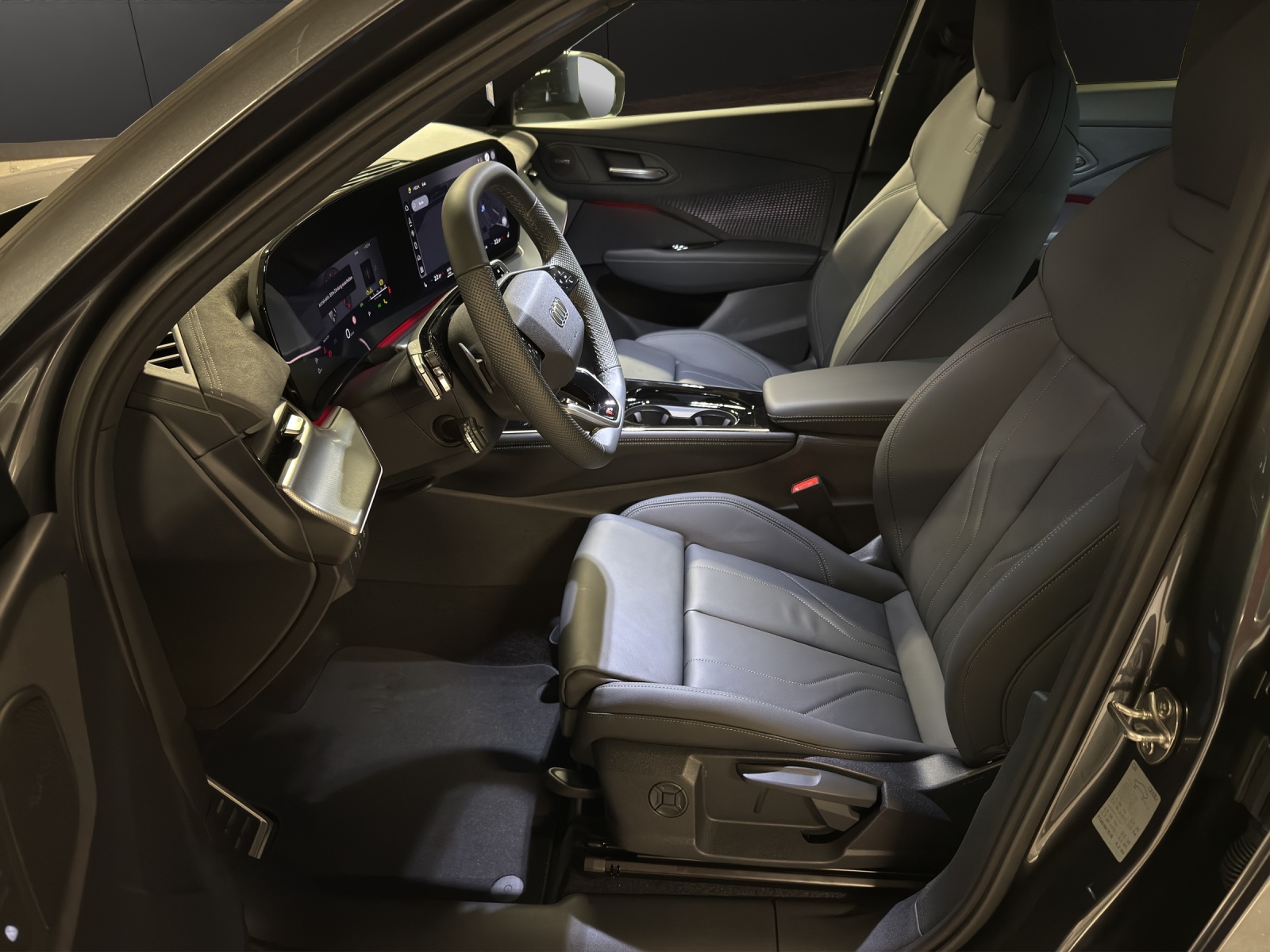 AUDI Q3 SUV 110 kW TFSI S tronic-image-7