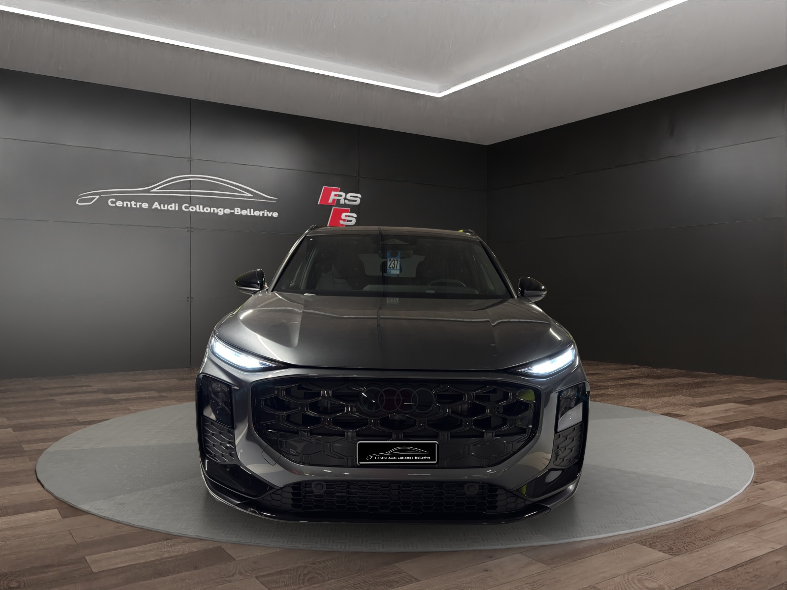 AUDI Q3 SUV 110 kW TFSI S tronic-image-1