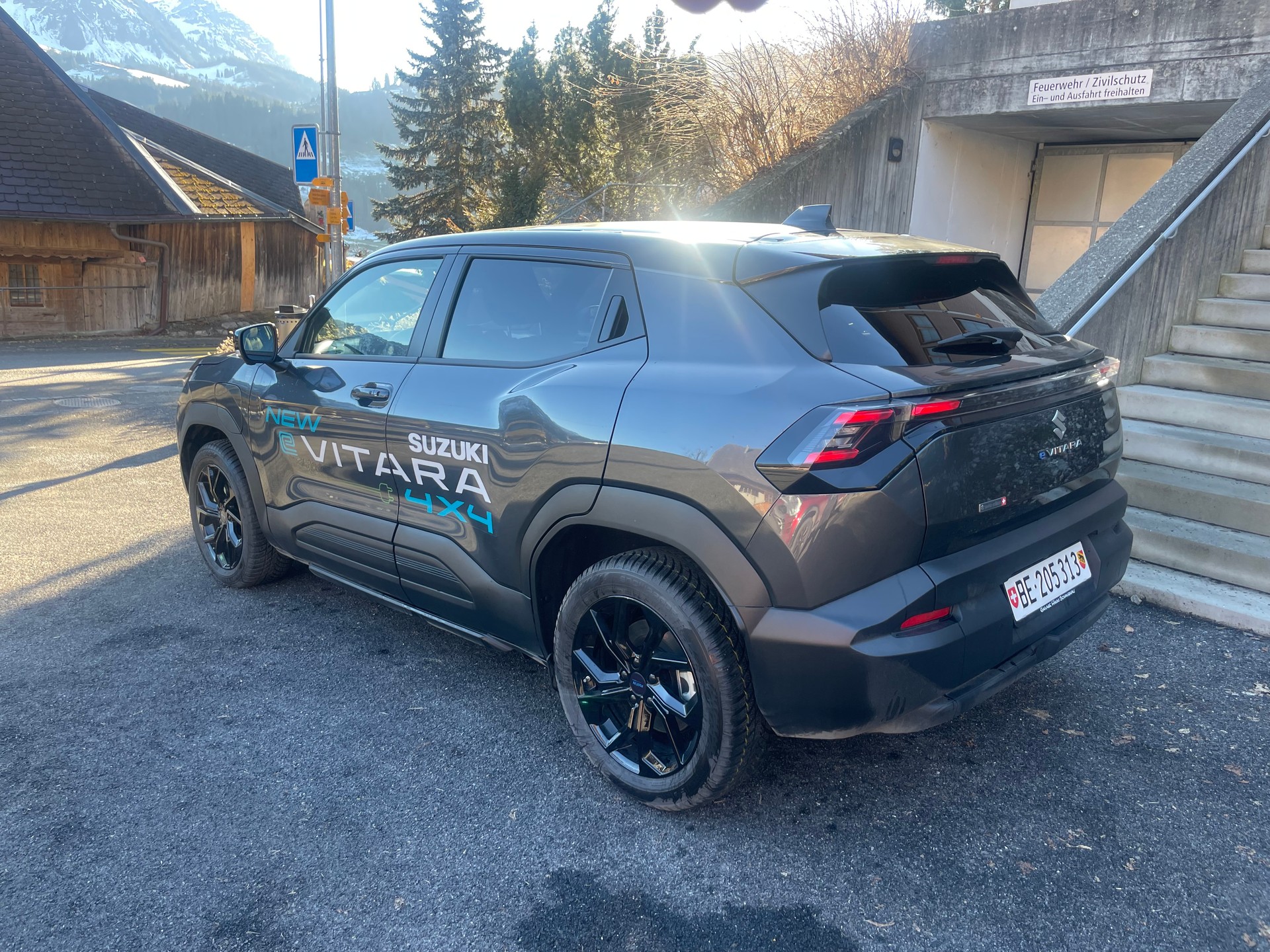 SUZUKI E-Vitara-image-3