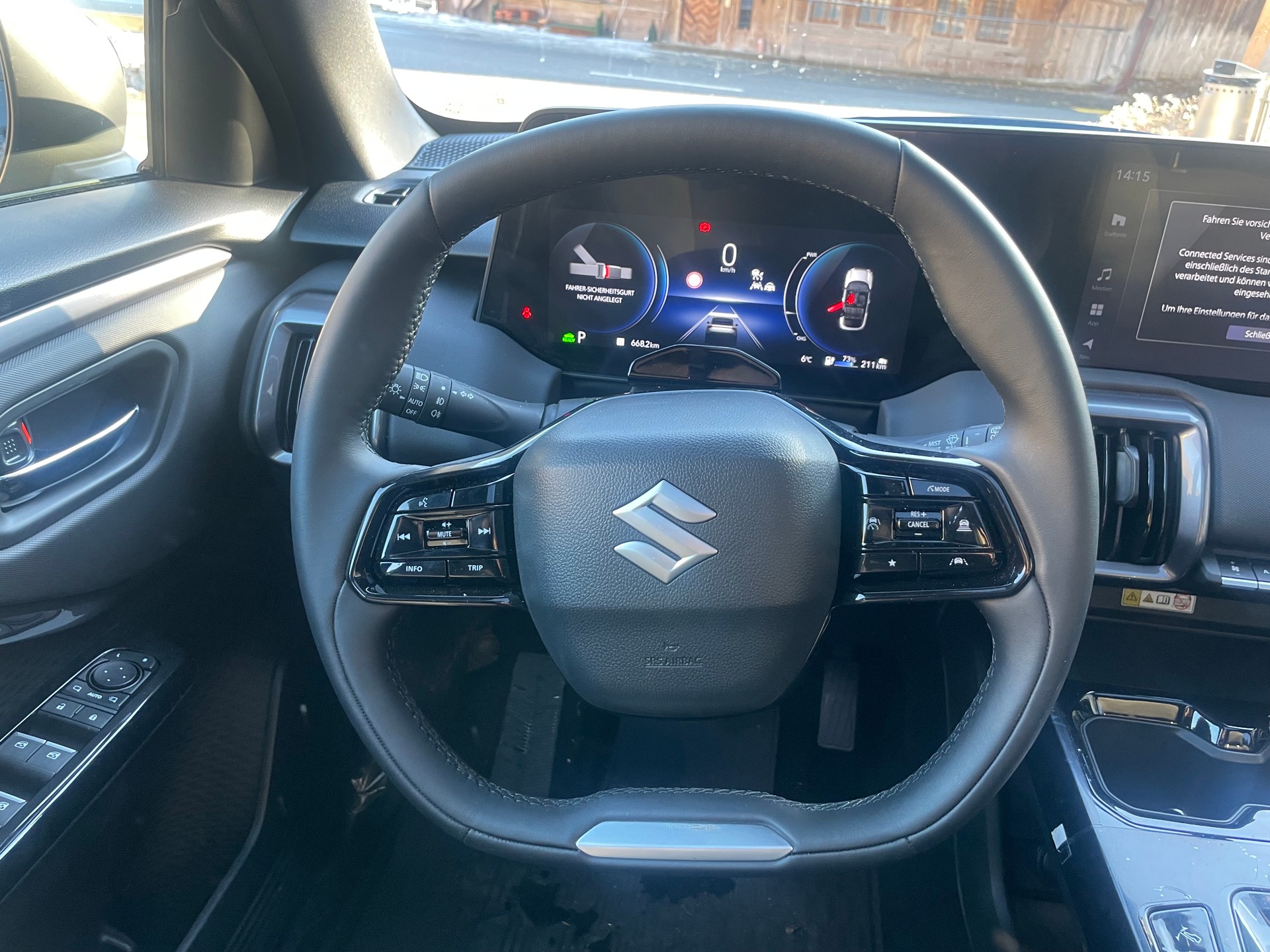 SUZUKI E-Vitara-image-7
