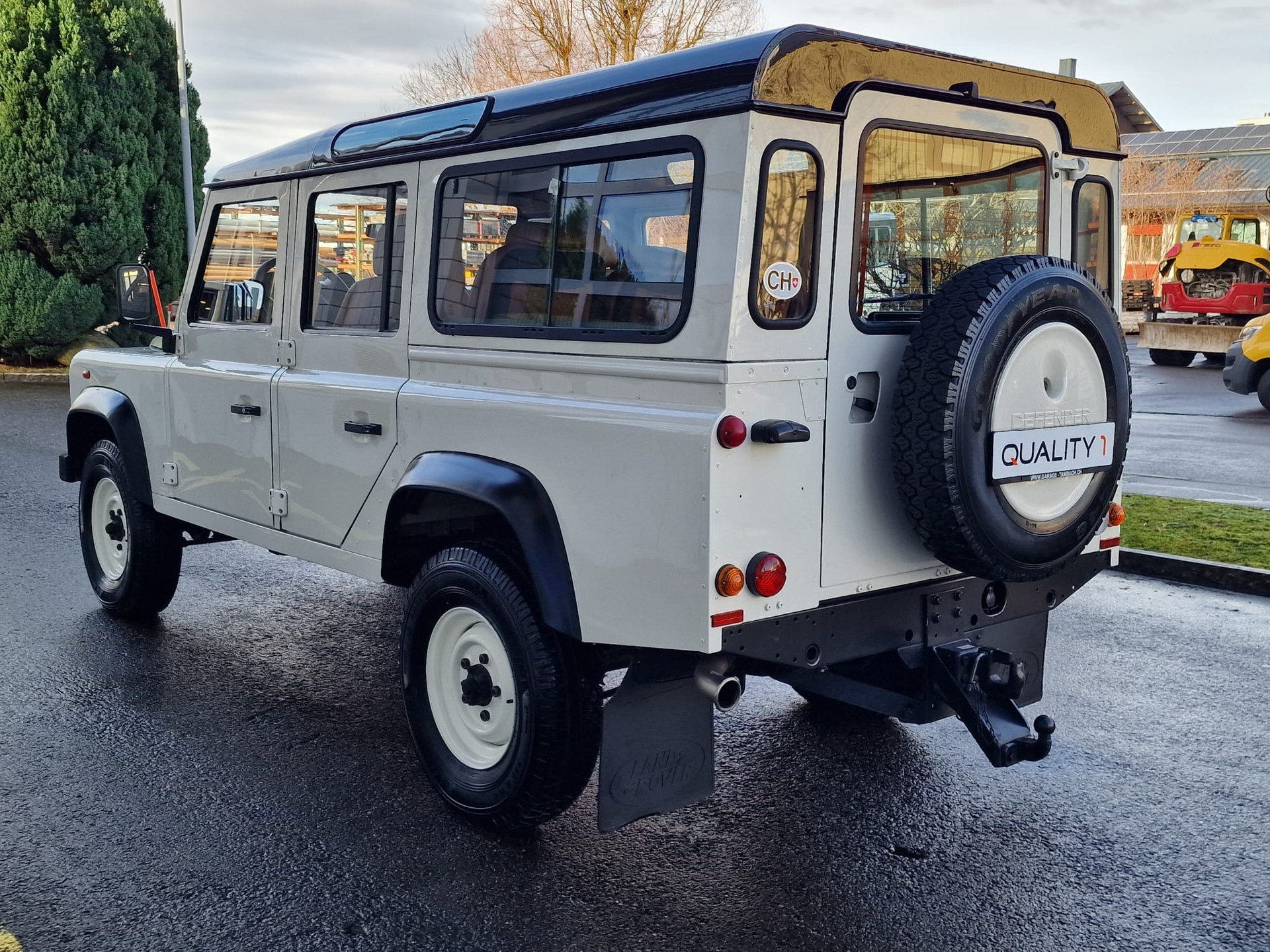 LAND ROVER Defender 110 SW 2.4Tdc-image-5