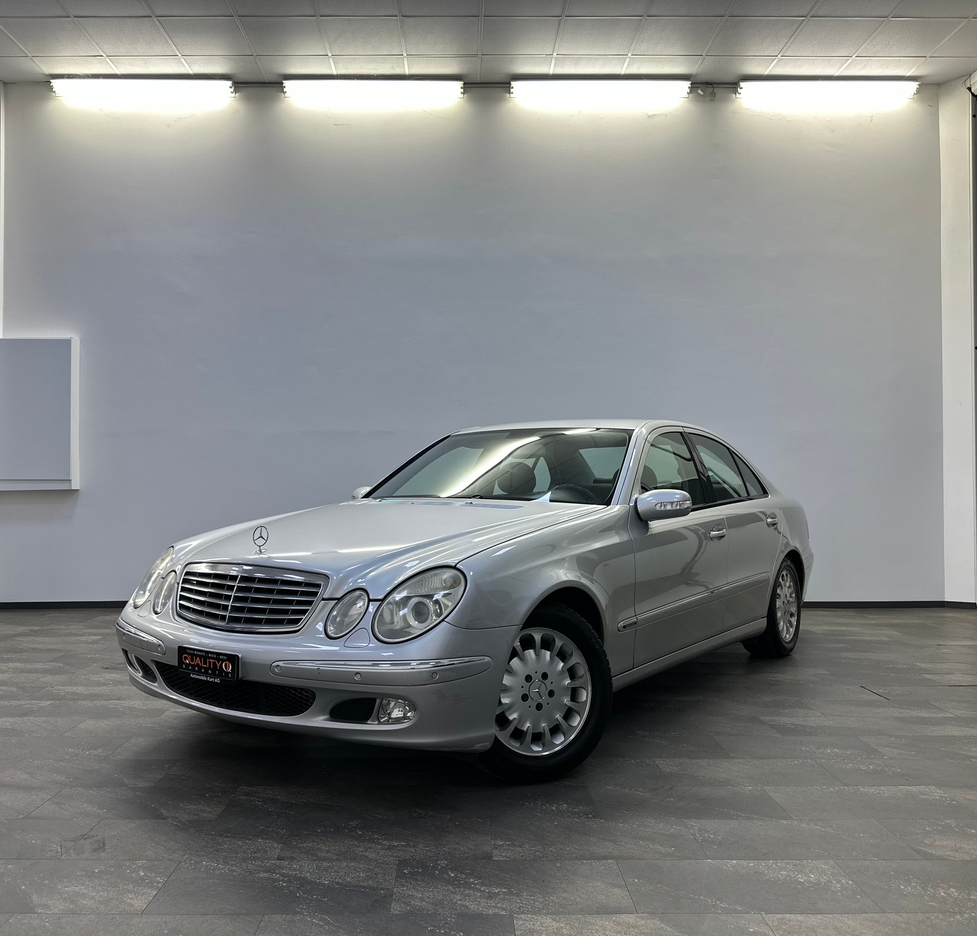 MERCEDES-BENZ E 240 Classic