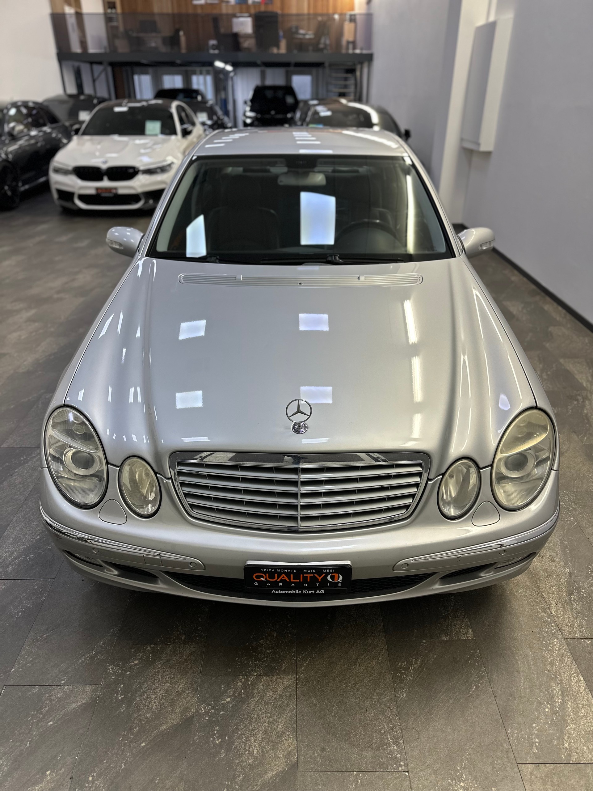 MERCEDES-BENZ E 240 Classic-image-8
