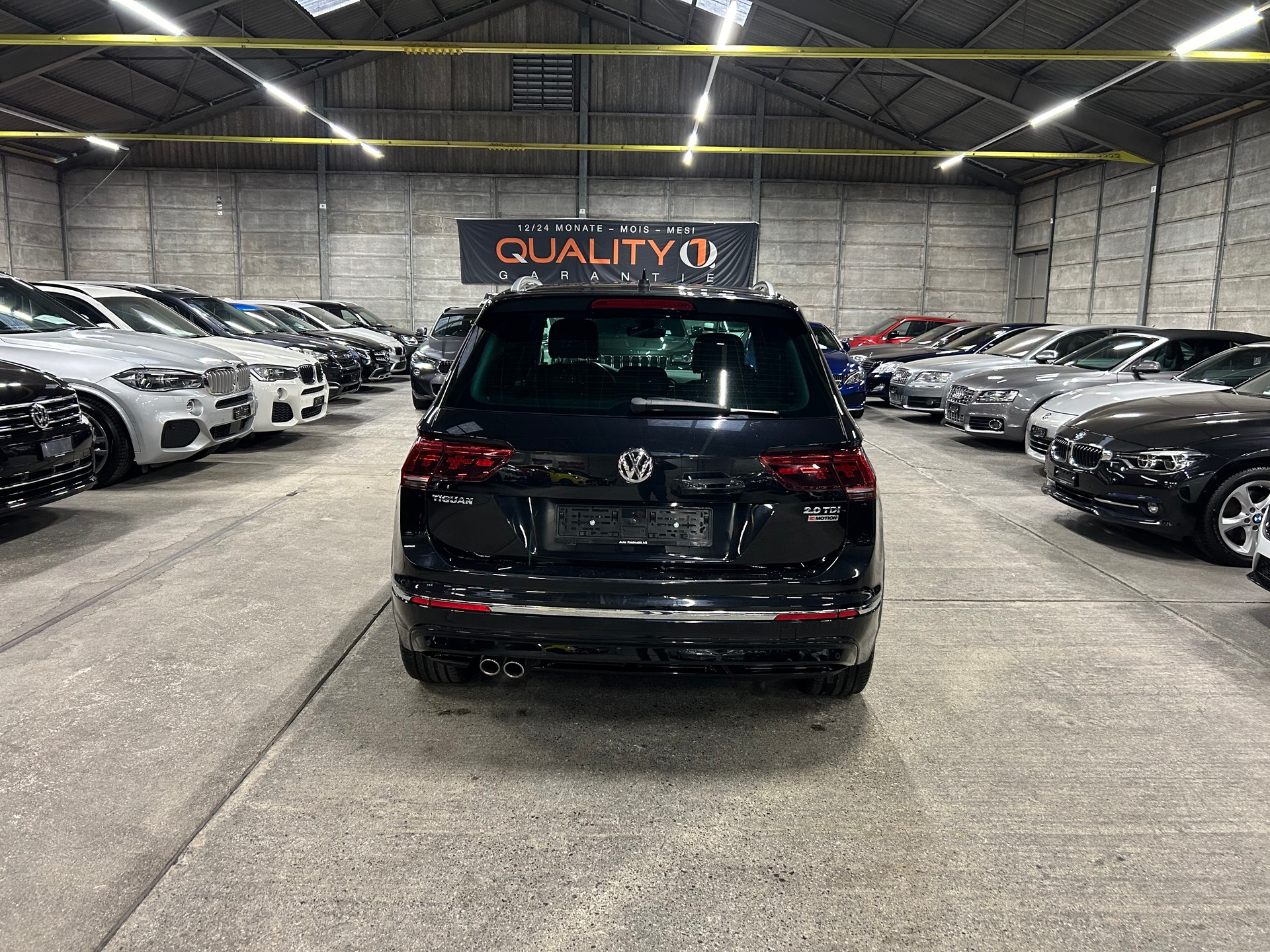 VW Tiguan 2.0 TDI R-LINE 4Motion DSG-image-5