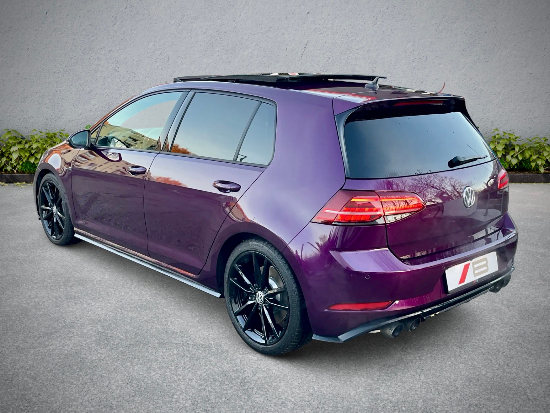 VW Golf 2.0 TSI R 4Motion DSG-image-5