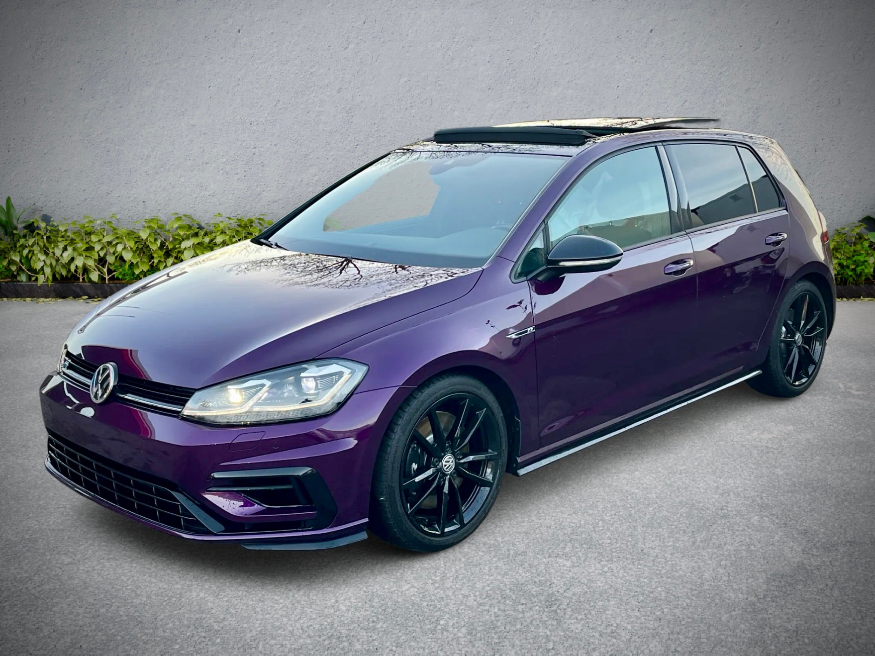 VW Golf 2.0 TSI R 4Motion DSG-image-2