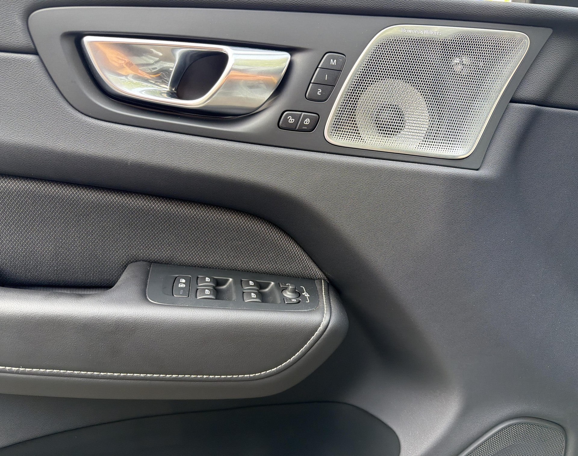 VOLVO XC60 2.0 T8 TE Polestar eAWD-image-21