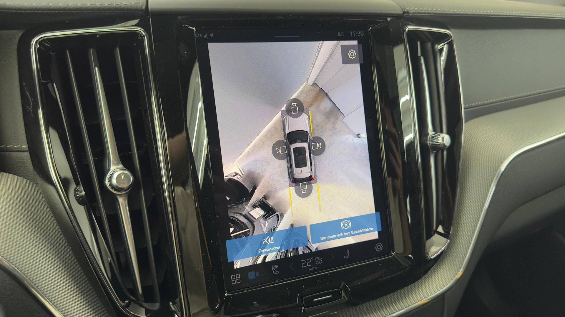 VOLVO XC60 2.0 T8 TE Polestar eAWD-image-8