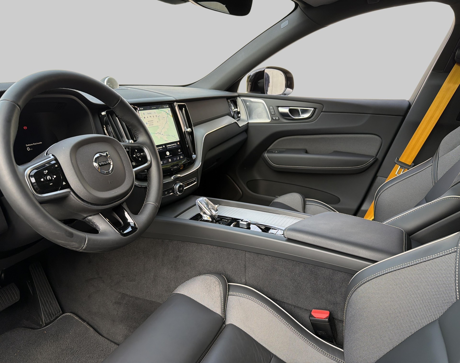 VOLVO XC60 2.0 T8 TE Polestar eAWD-image-16