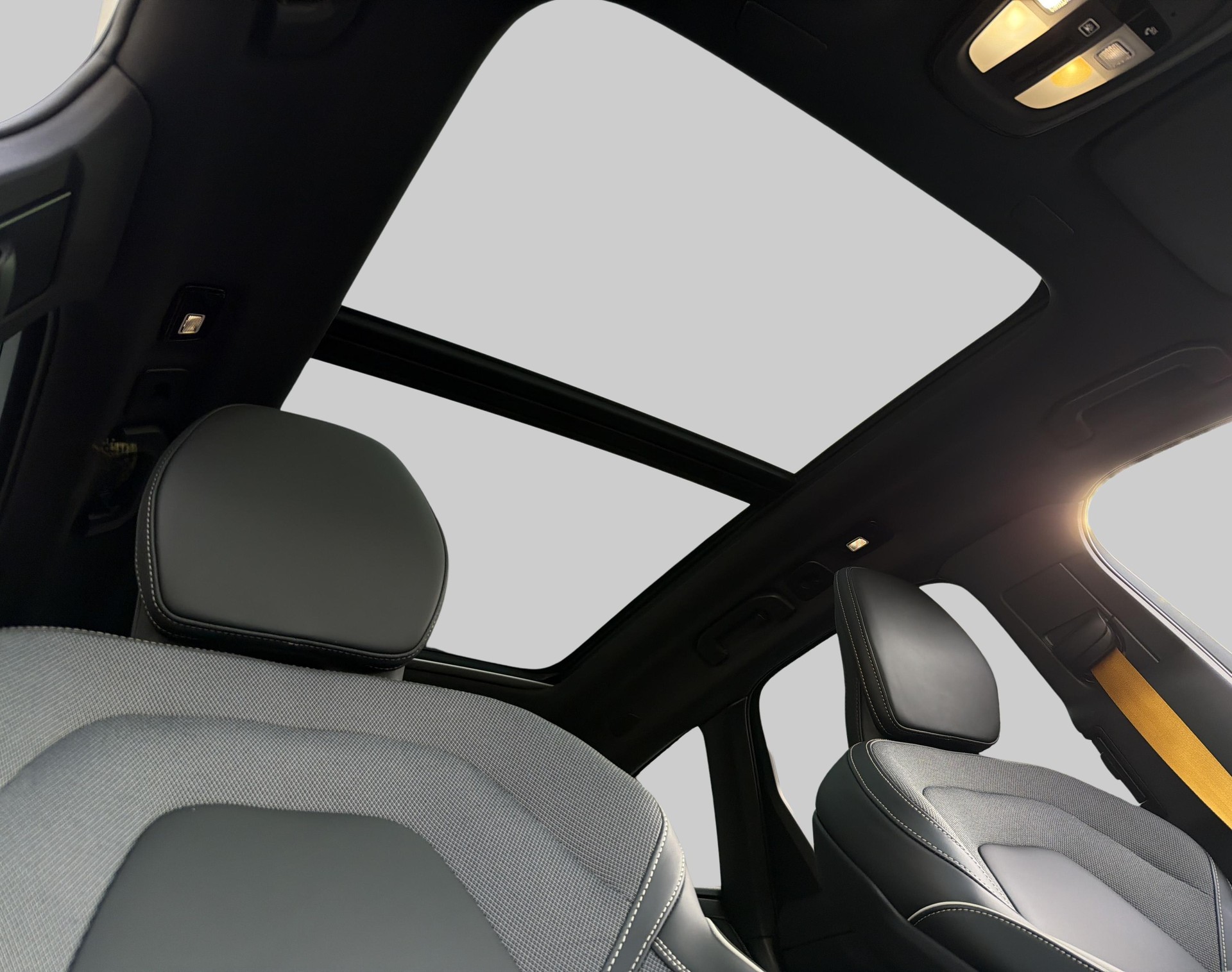VOLVO XC60 2.0 T8 TE Polestar eAWD-image-17