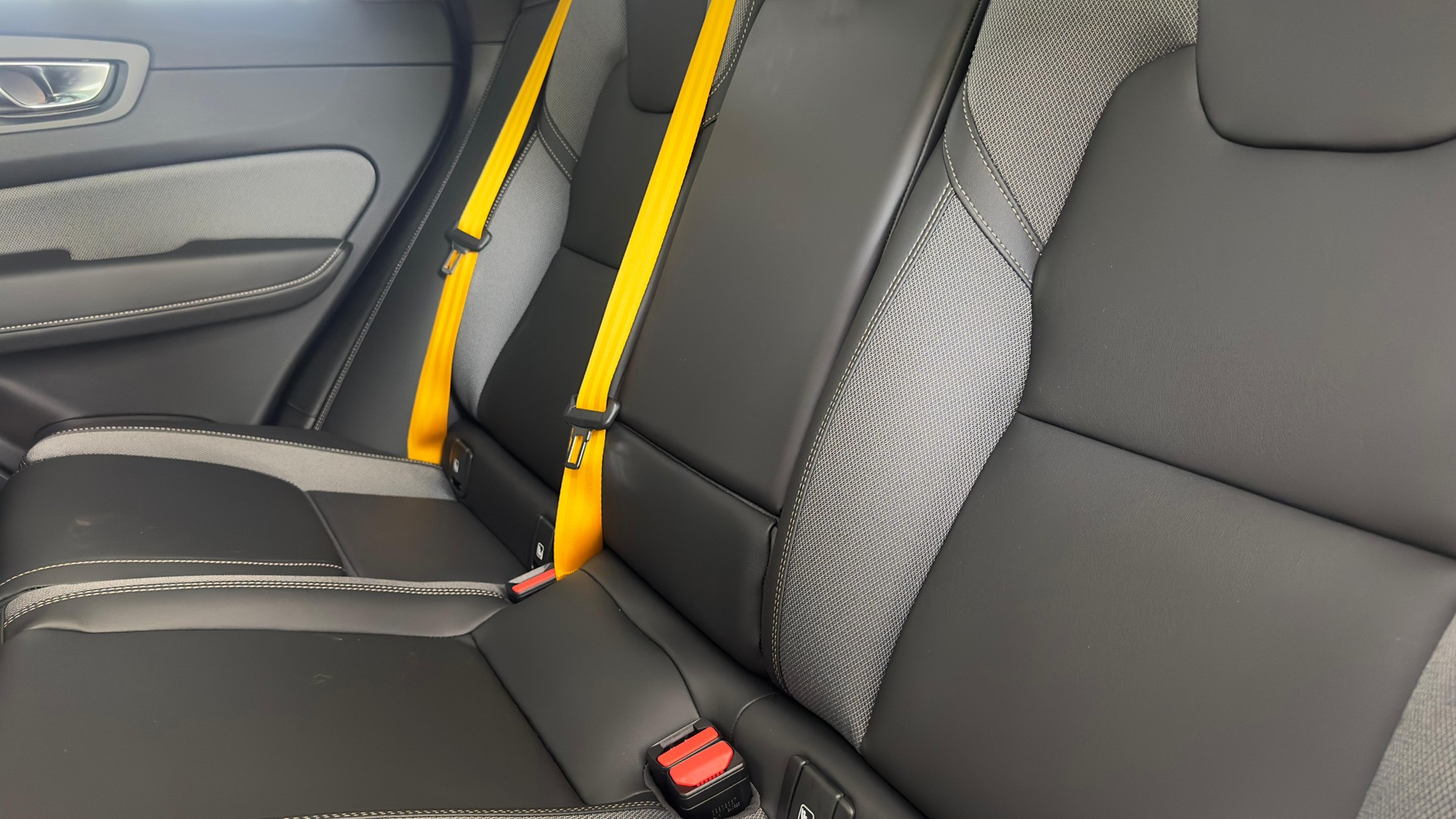 VOLVO XC60 2.0 T8 TE Polestar eAWD-image-5