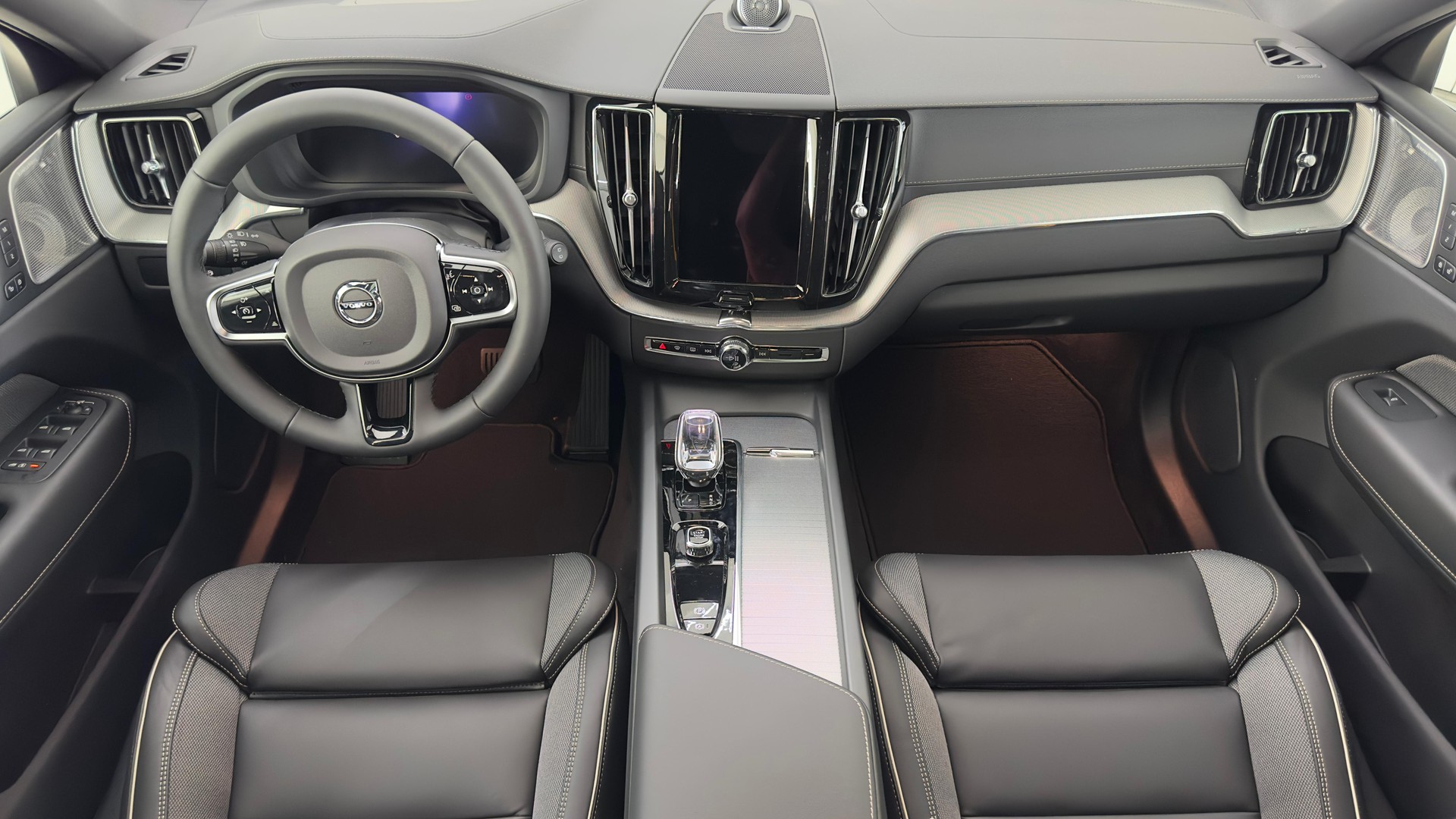 VOLVO XC60 2.0 T8 TE Polestar eAWD-image-4