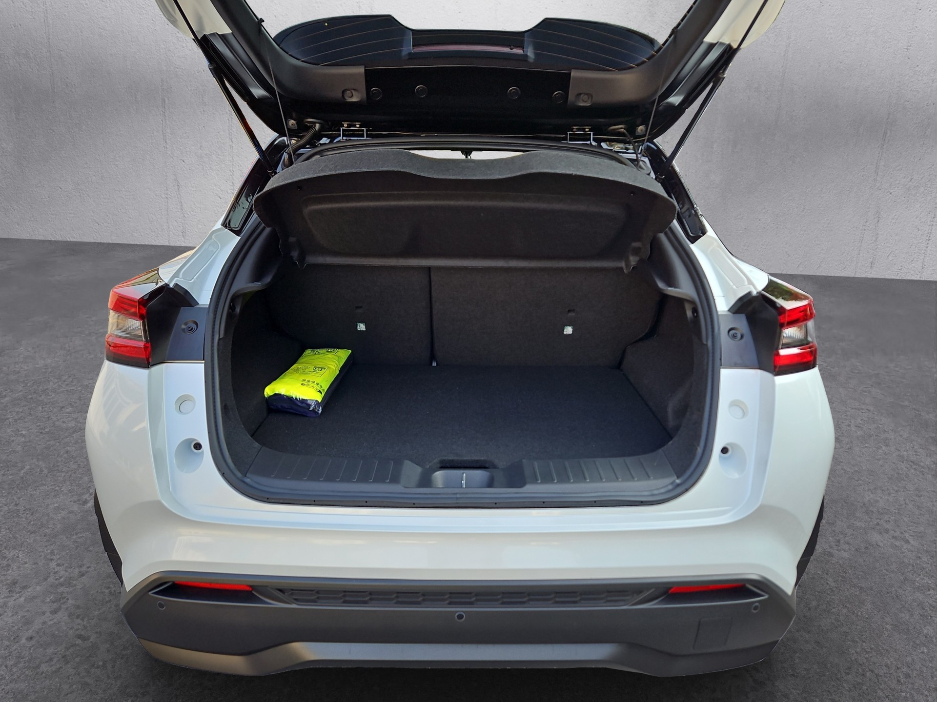 NISSAN Juke 1.6 FHEV Tekna-image-22