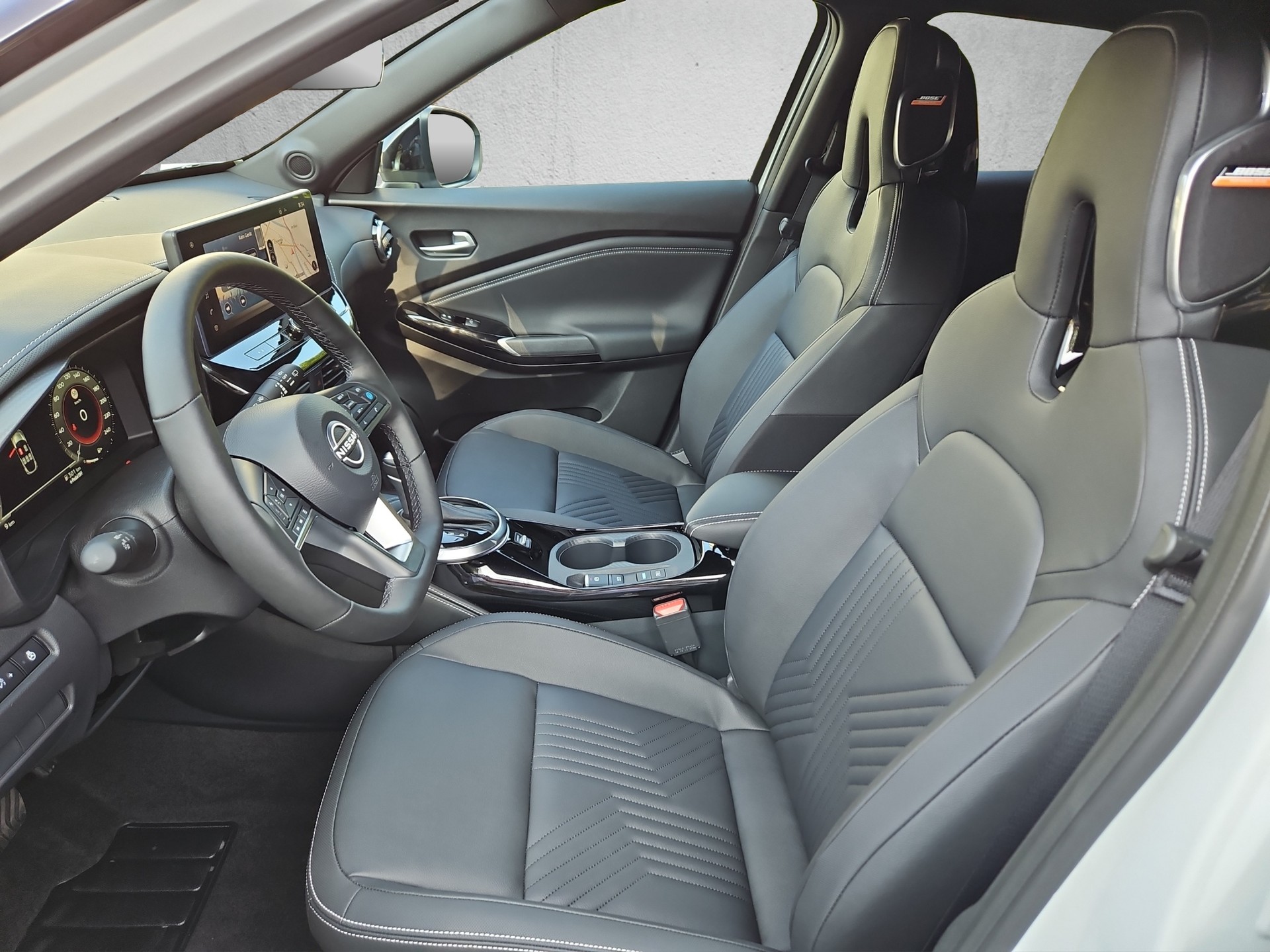 NISSAN Juke 1.6 FHEV Tekna-image-8