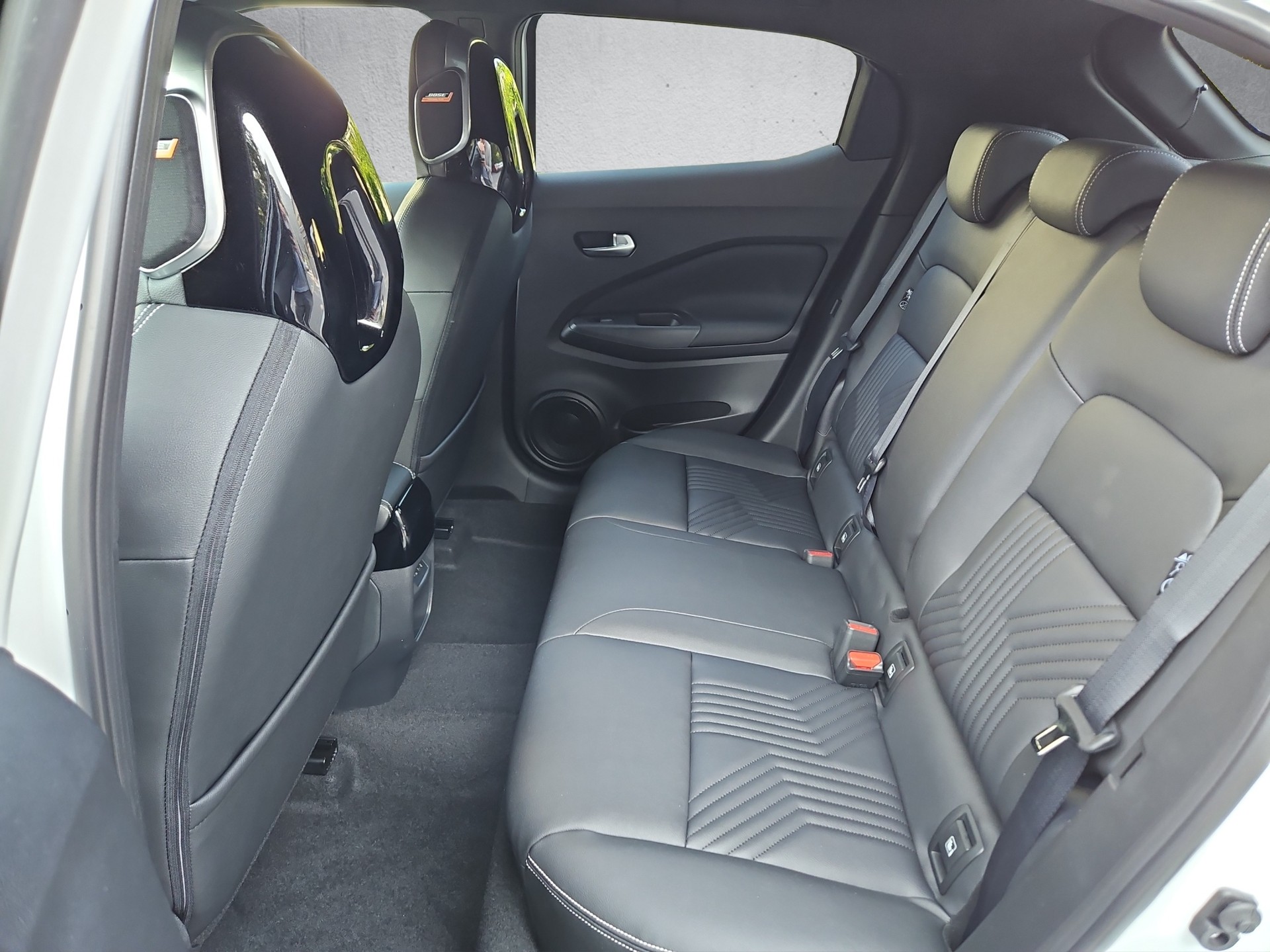 NISSAN Juke 1.6 FHEV Tekna-image-10