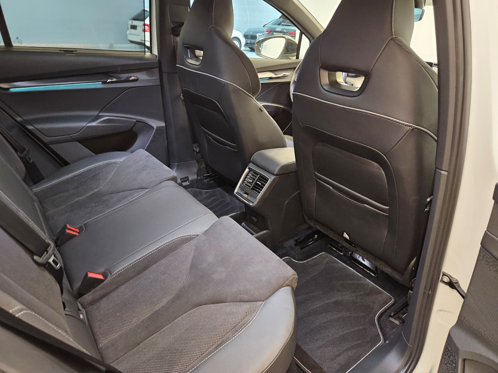 SKODA Enyaq iV 80x SportLine-image-14