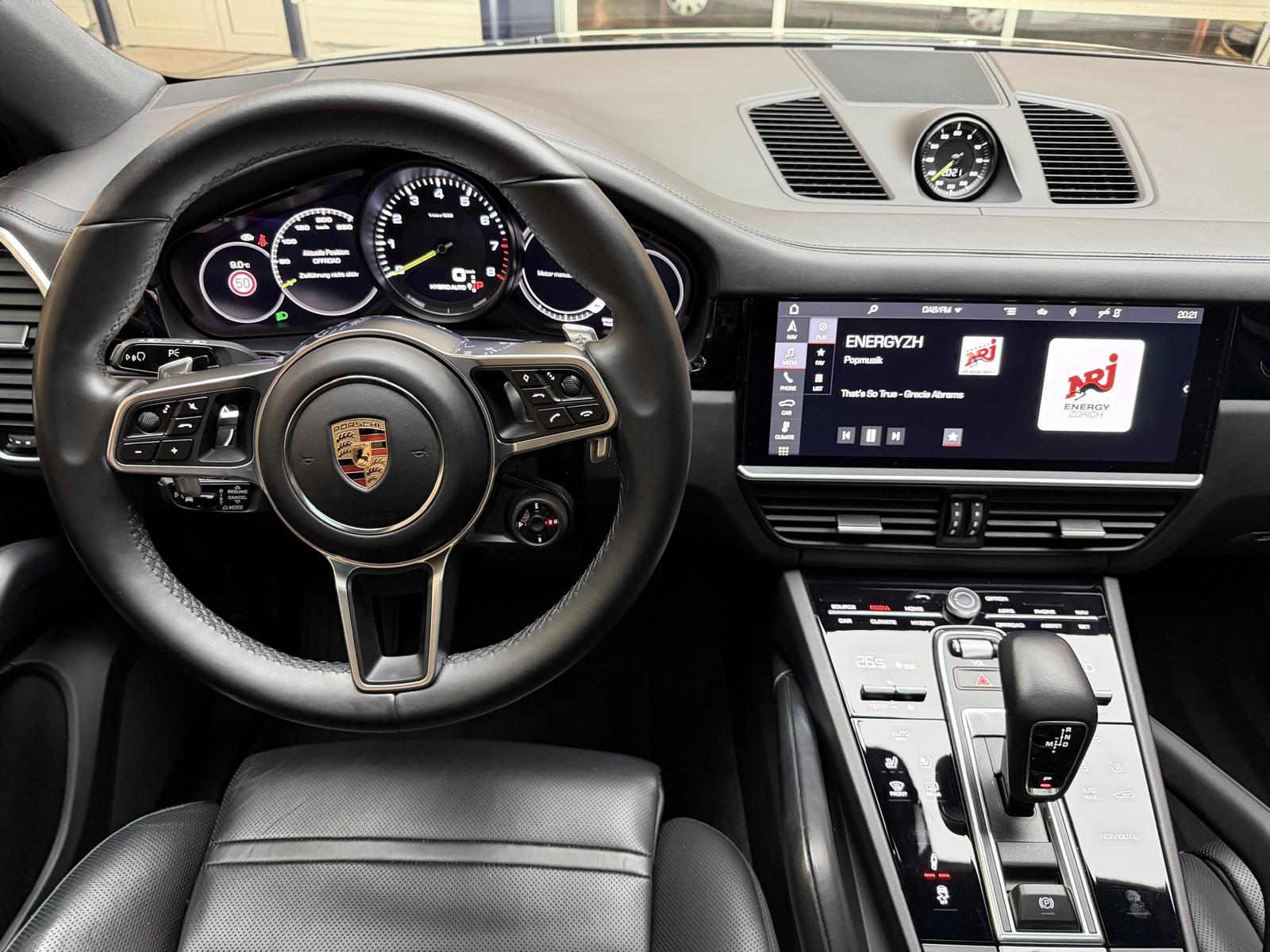 PORSCHE Cayenne Coupé 3.0 V6 E-Hybrid-image-13