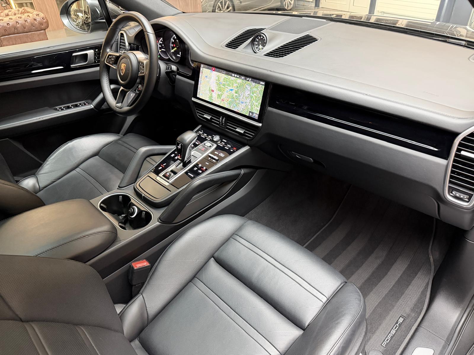 PORSCHE Cayenne Coupé 3.0 V6 E-Hybrid-image-16