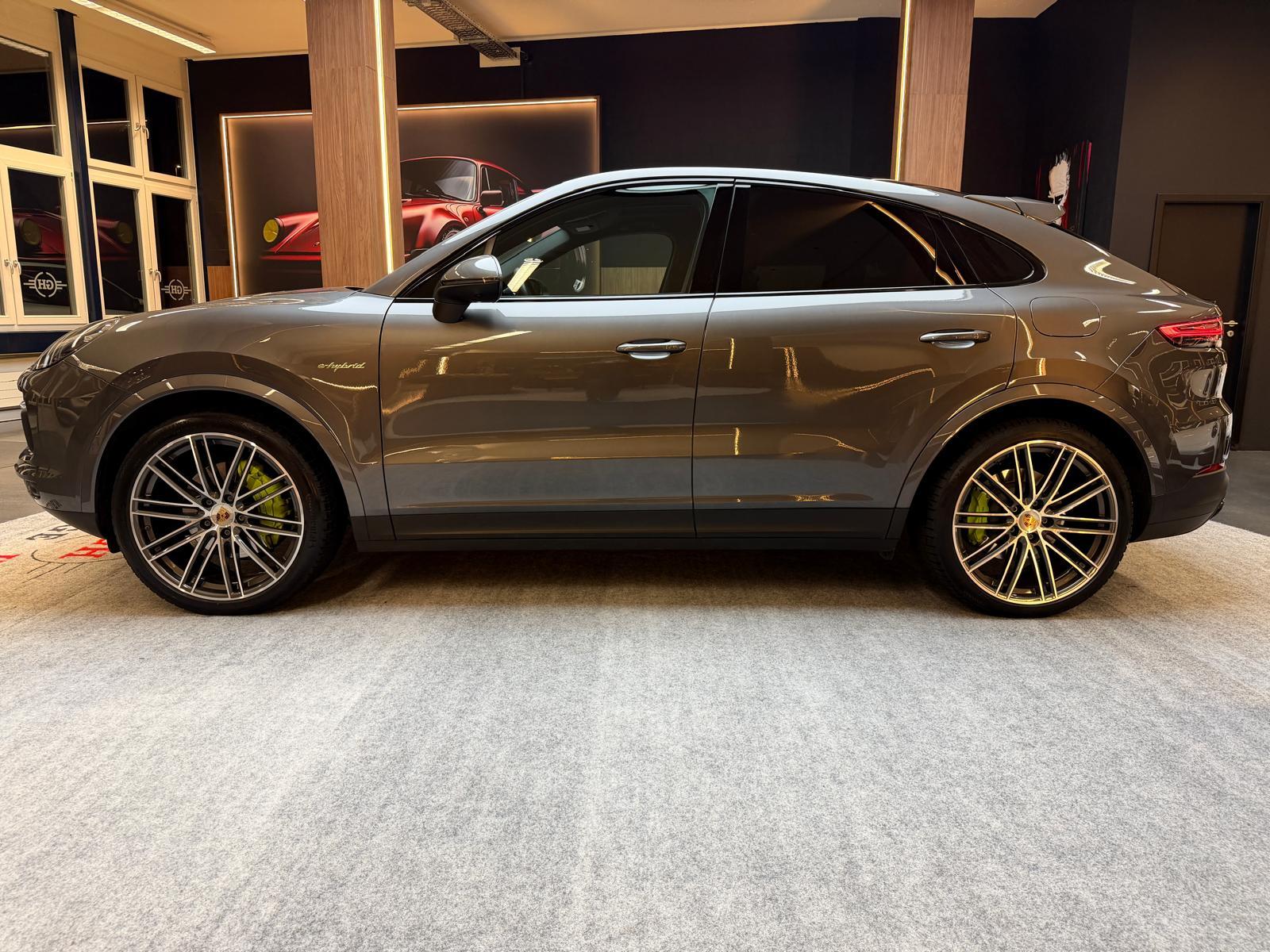 PORSCHE Cayenne Coupé 3.0 V6 E-Hybrid-image-4