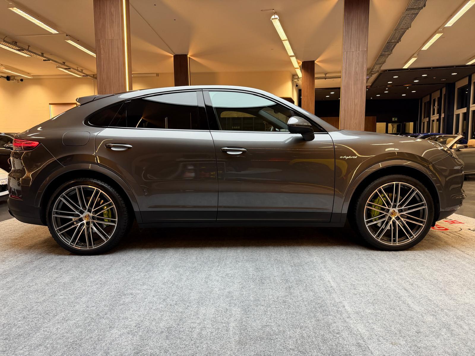 PORSCHE Cayenne Coupé 3.0 V6 E-Hybrid-image-8