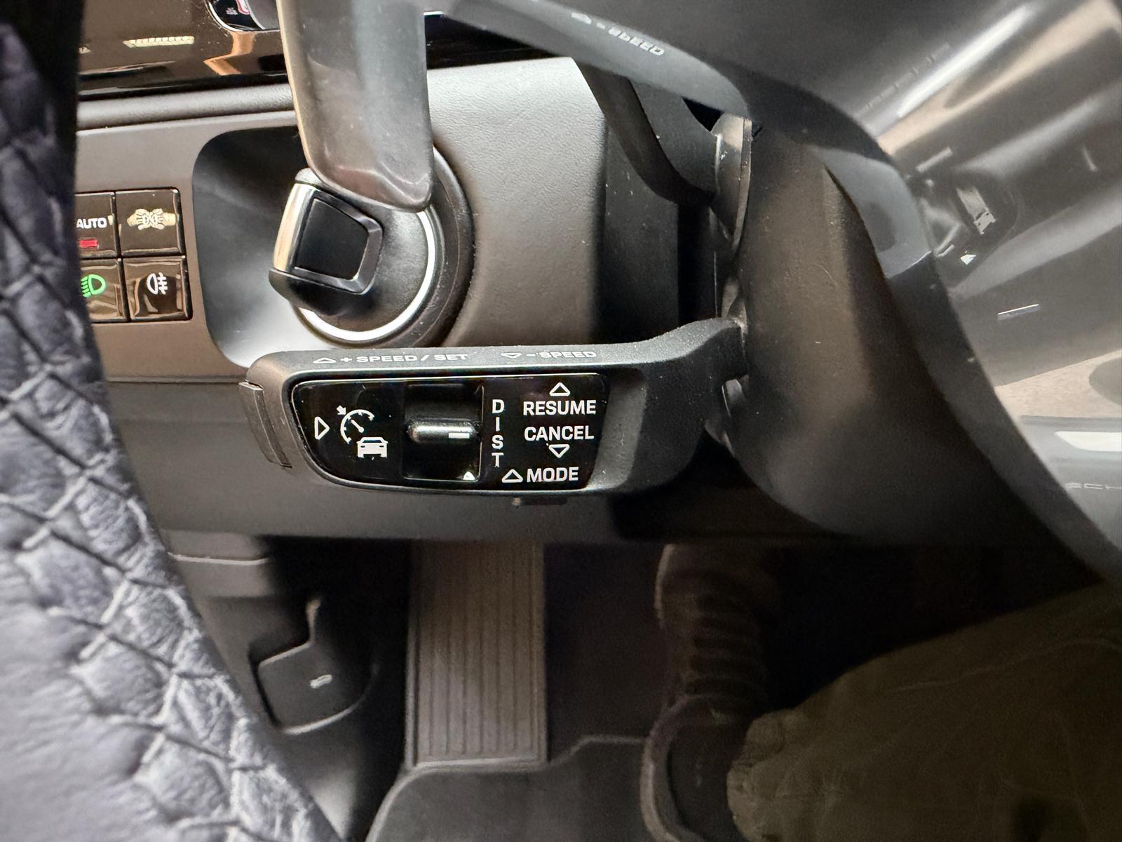 PORSCHE Cayenne Coupé 3.0 V6 E-Hybrid-image-24
