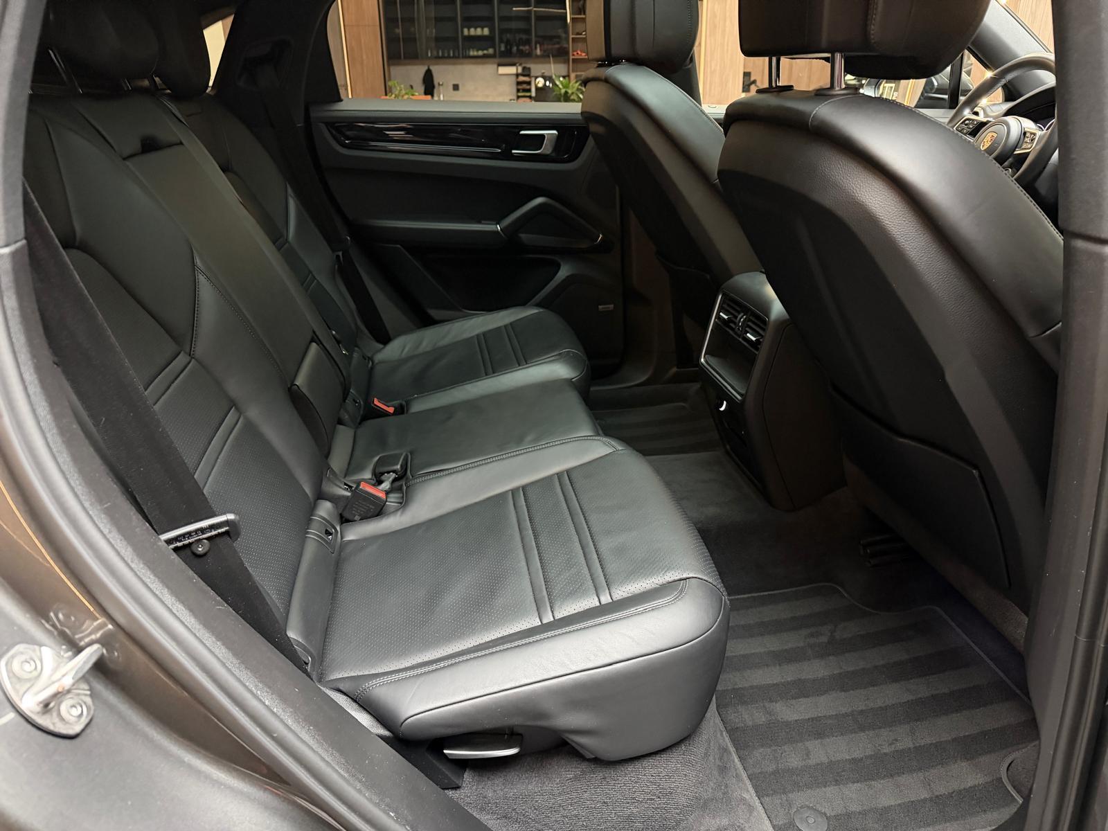 PORSCHE Cayenne Coupé 3.0 V6 E-Hybrid-image-18