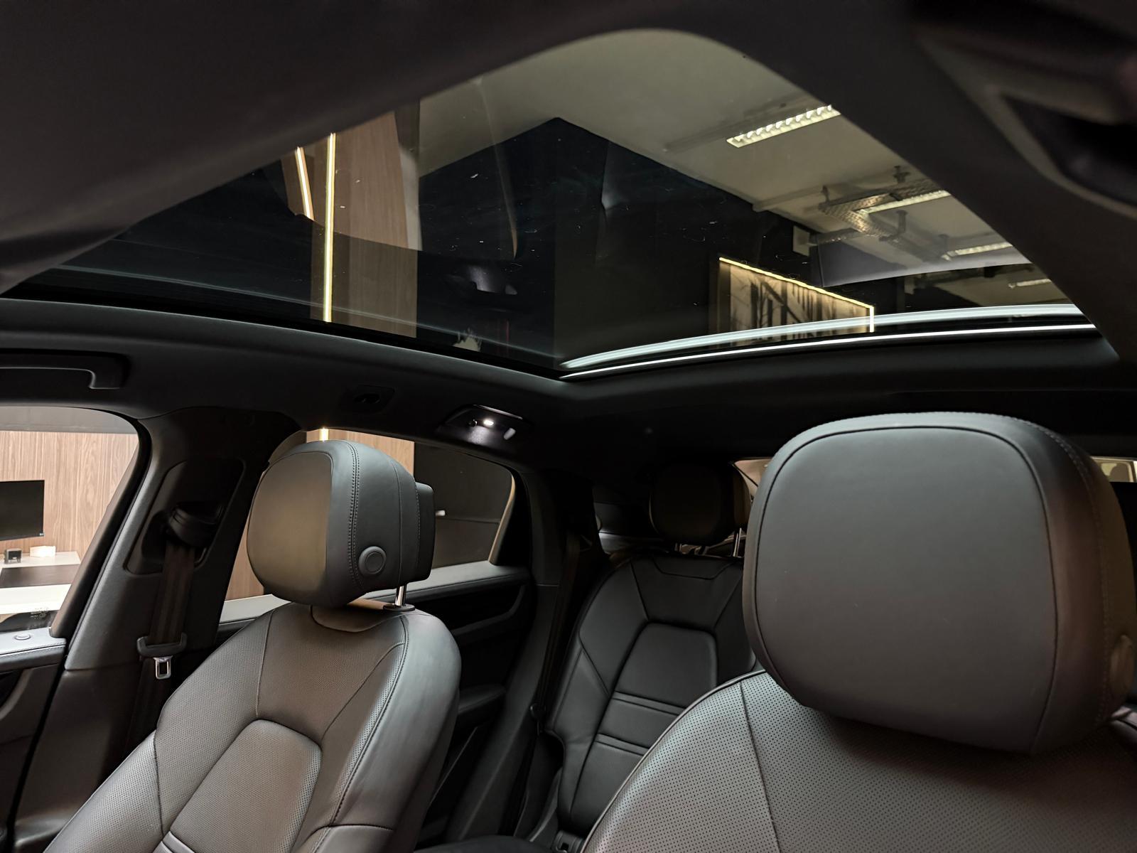 PORSCHE Cayenne Coupé 3.0 V6 E-Hybrid-image-17