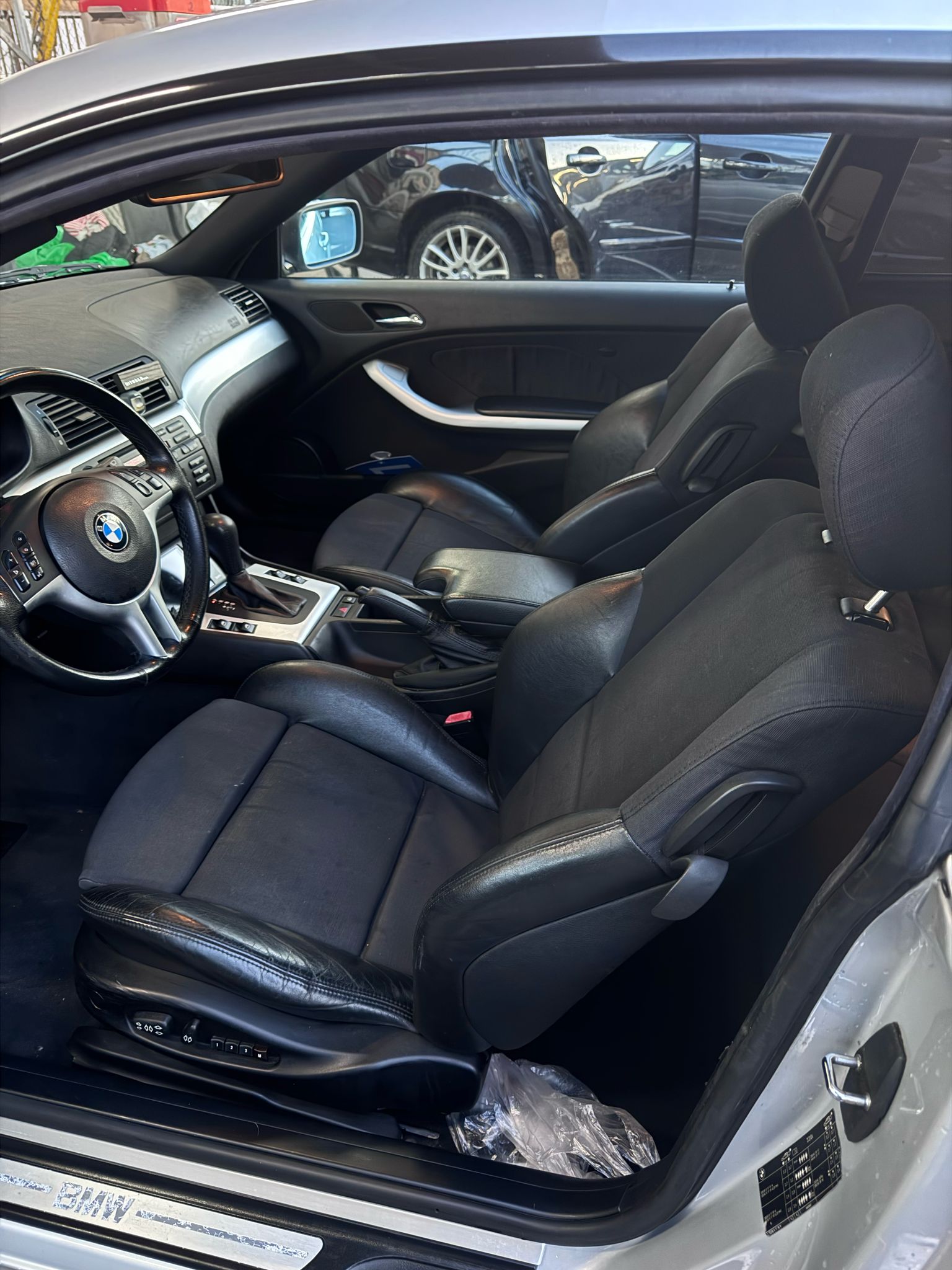 BMW 330 Ci-image-1