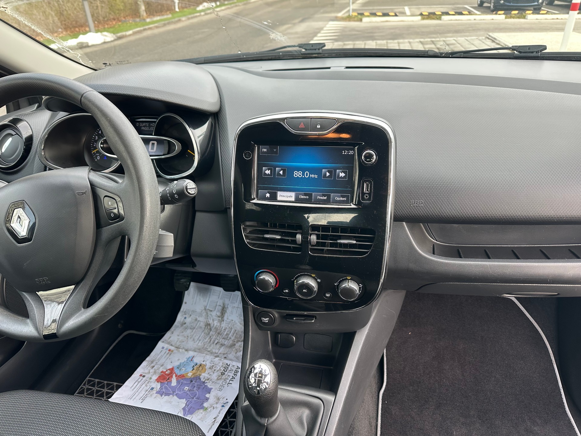 RENAULT Clio 0.9 12V Dynamique-image-5
