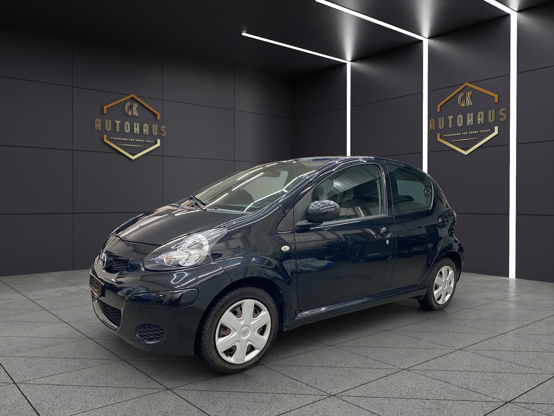 TOYOTA Aygo 1.0 Linea Sol-image-0