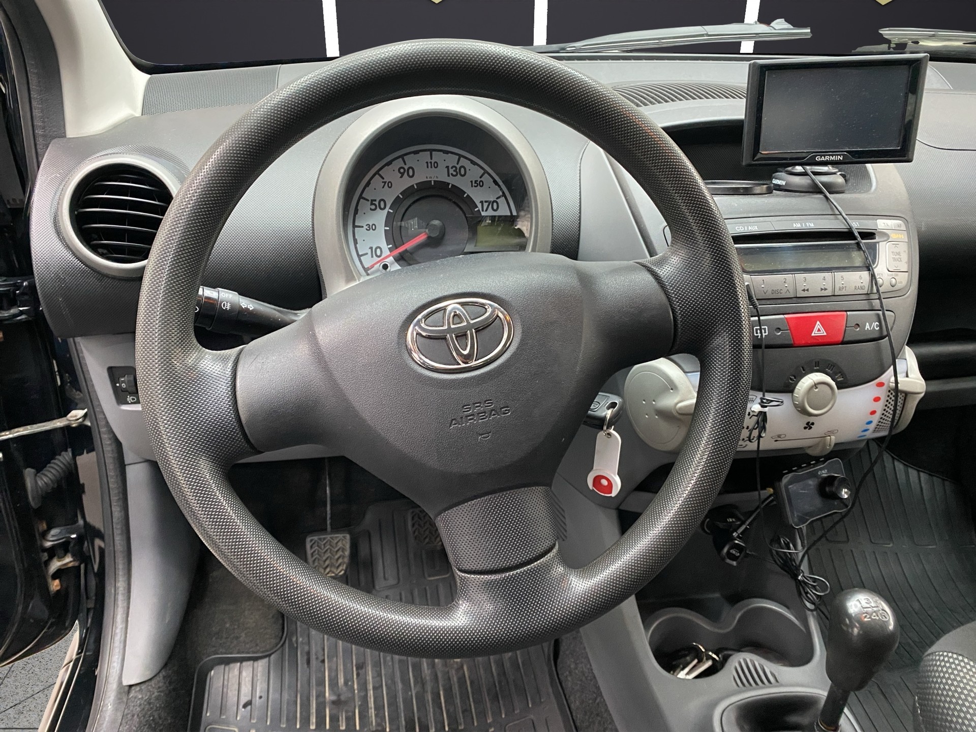 TOYOTA Aygo 1.0 Linea Sol-image-10