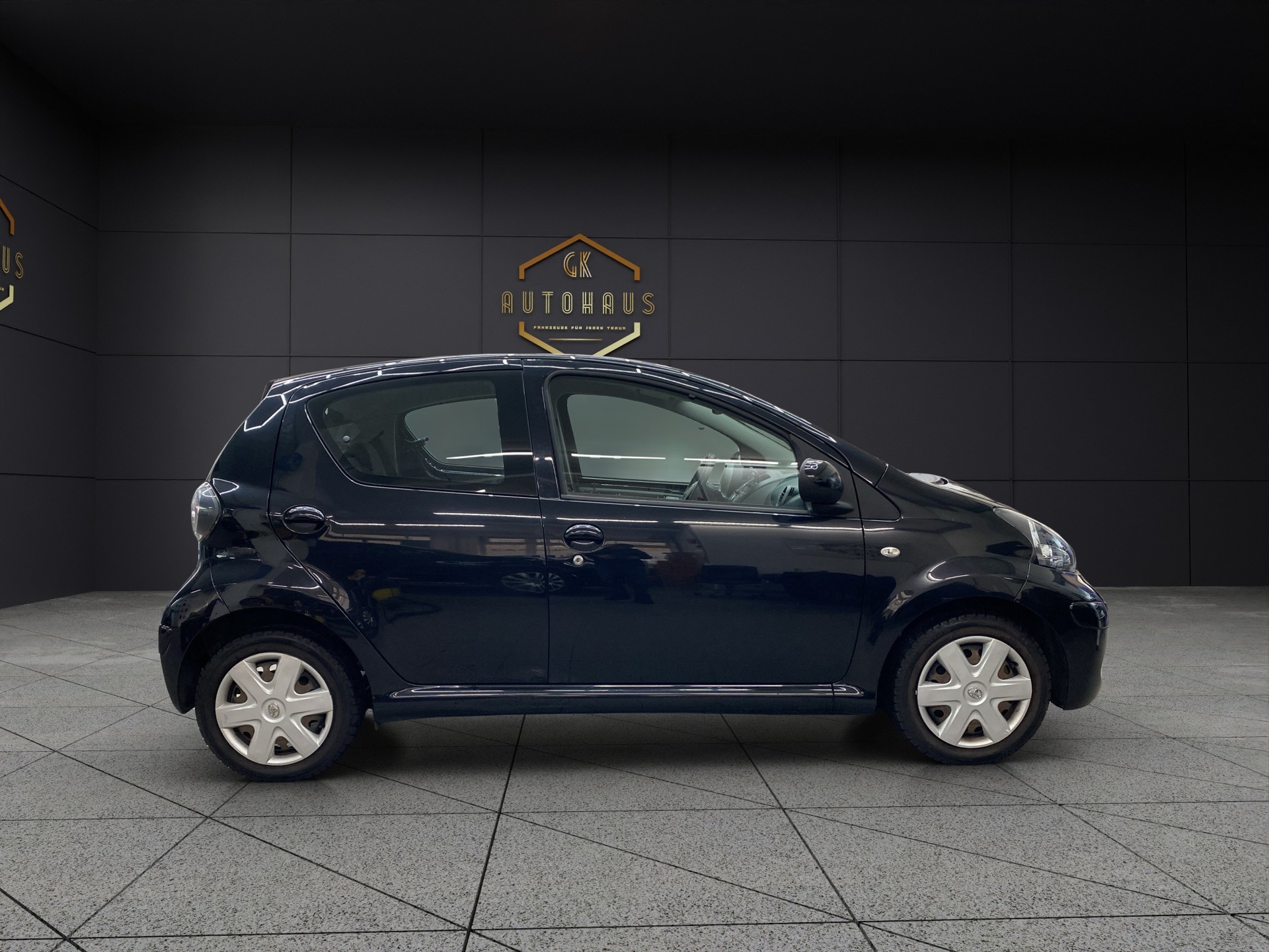 TOYOTA Aygo 1.0 Linea Sol-image-5