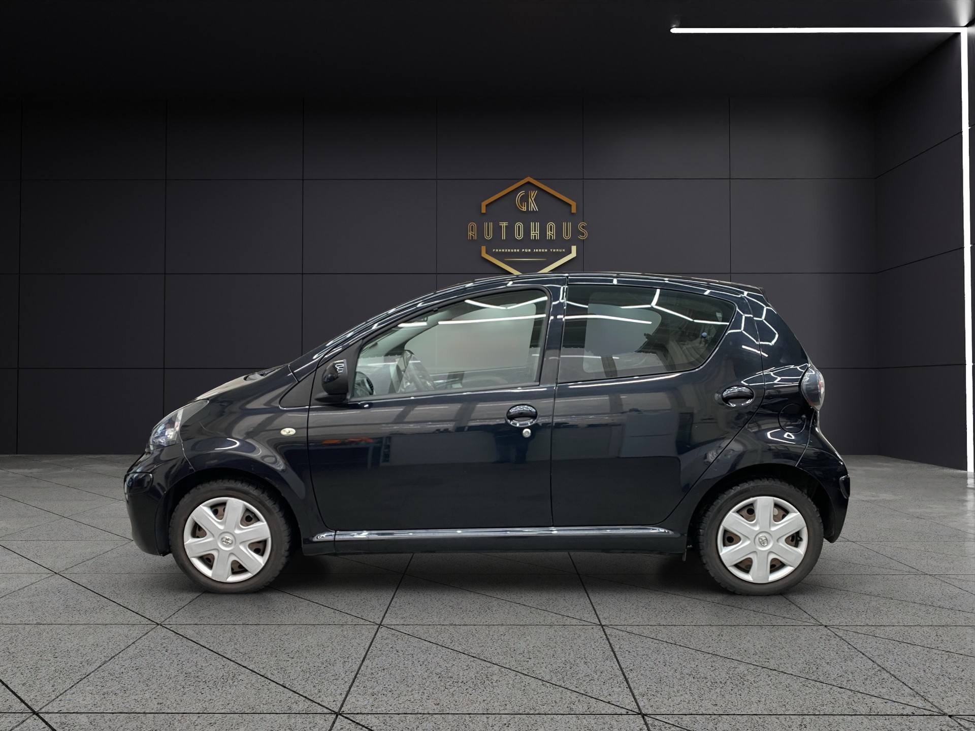 TOYOTA Aygo 1.0 Linea Sol-image-1