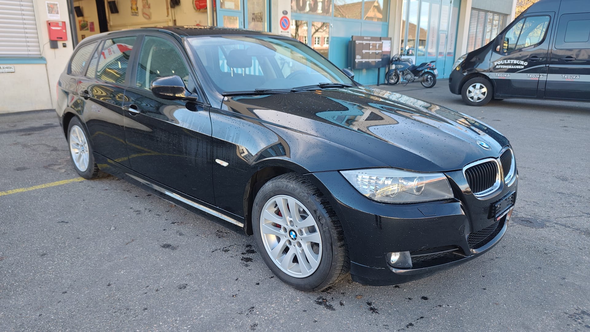 BMW 318d Touring Dynamic Edition-image-2