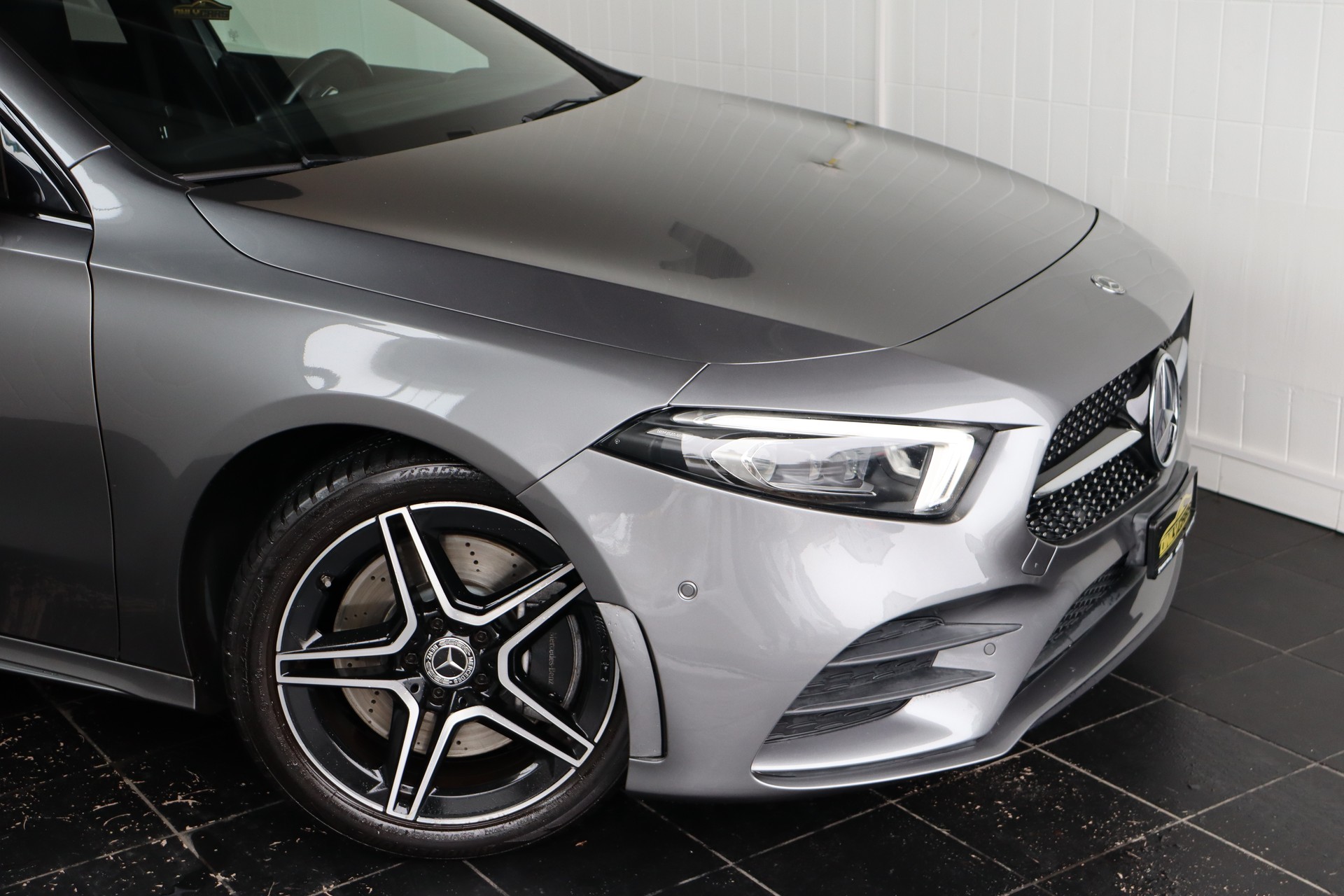 MERCEDES-BENZ A 250 AMG Line 7G-DCT-image-3