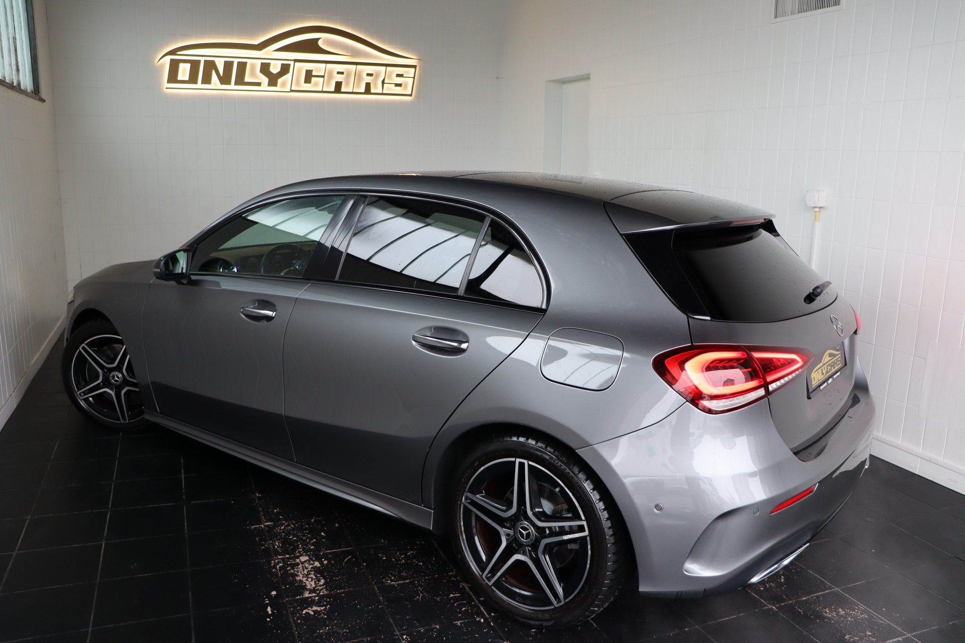 MERCEDES-BENZ A 250 AMG Line 7G-DCT-image-6