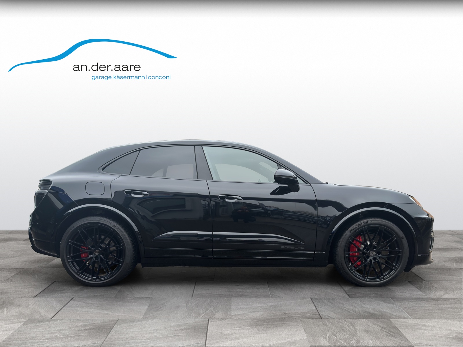 PORSCHE Macan Turbo 100kWh-image-3