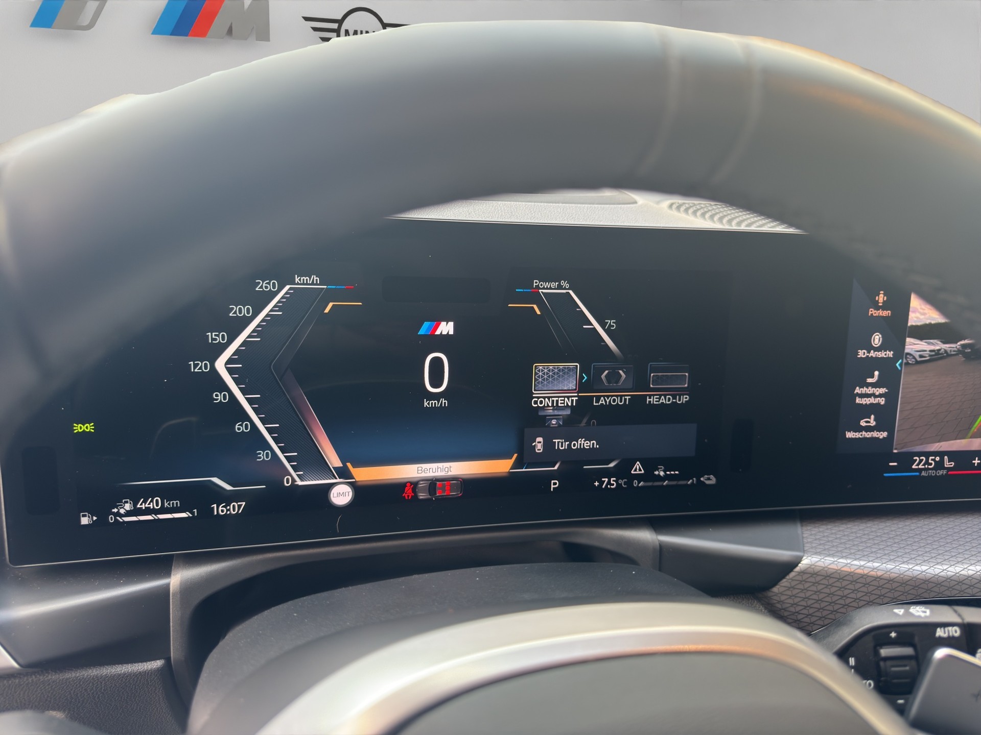 BMW 330e x DriveTouring Steptronic M Sport-image-13