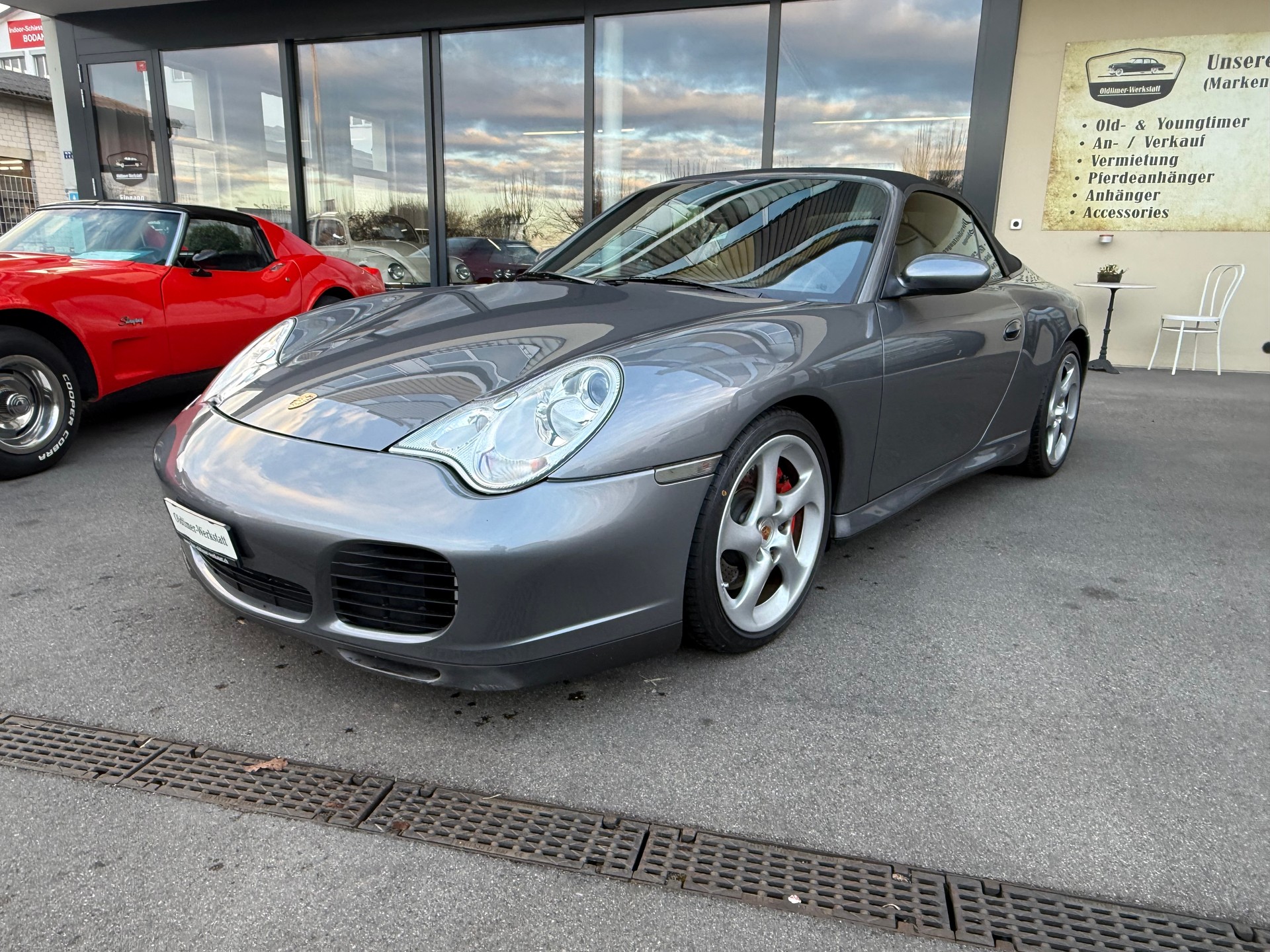 PORSCHE 911 Carrera 4 S Cabrio-image-2