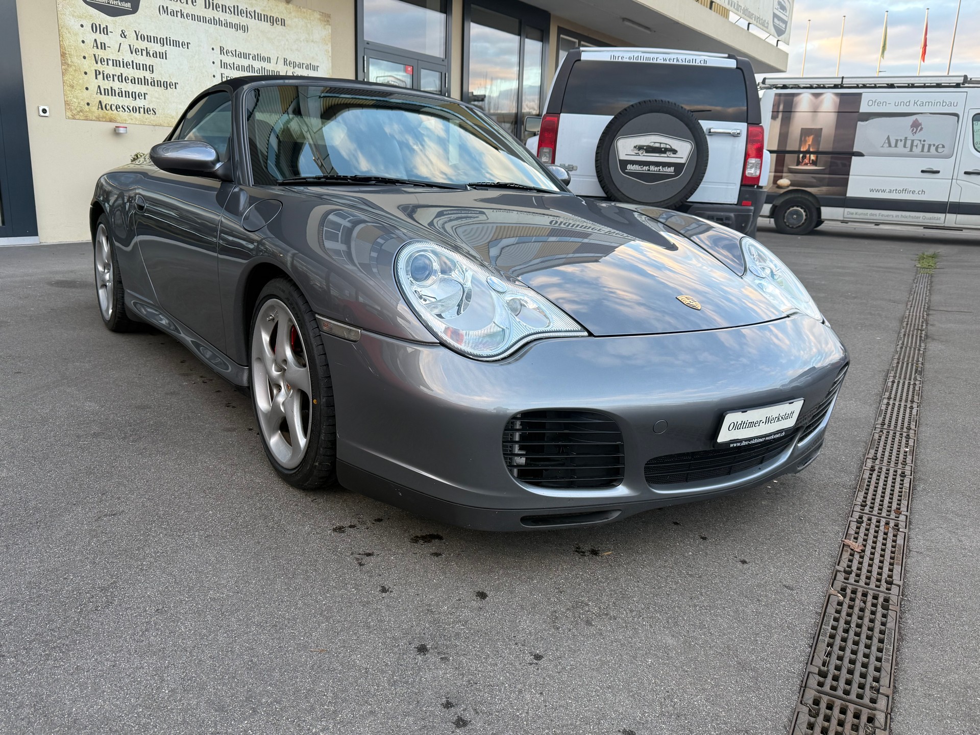 PORSCHE 911 Carrera 4 S Cabrio-image-1