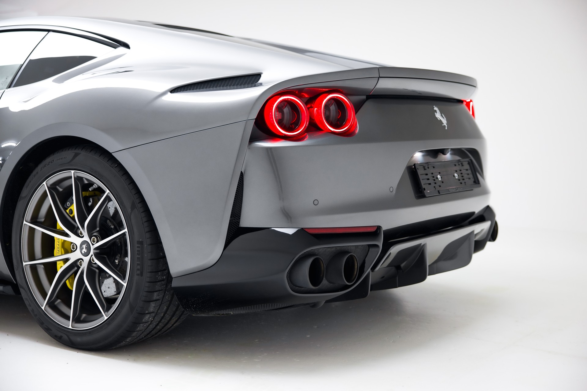 FERRARI 812 Superfast-image-15