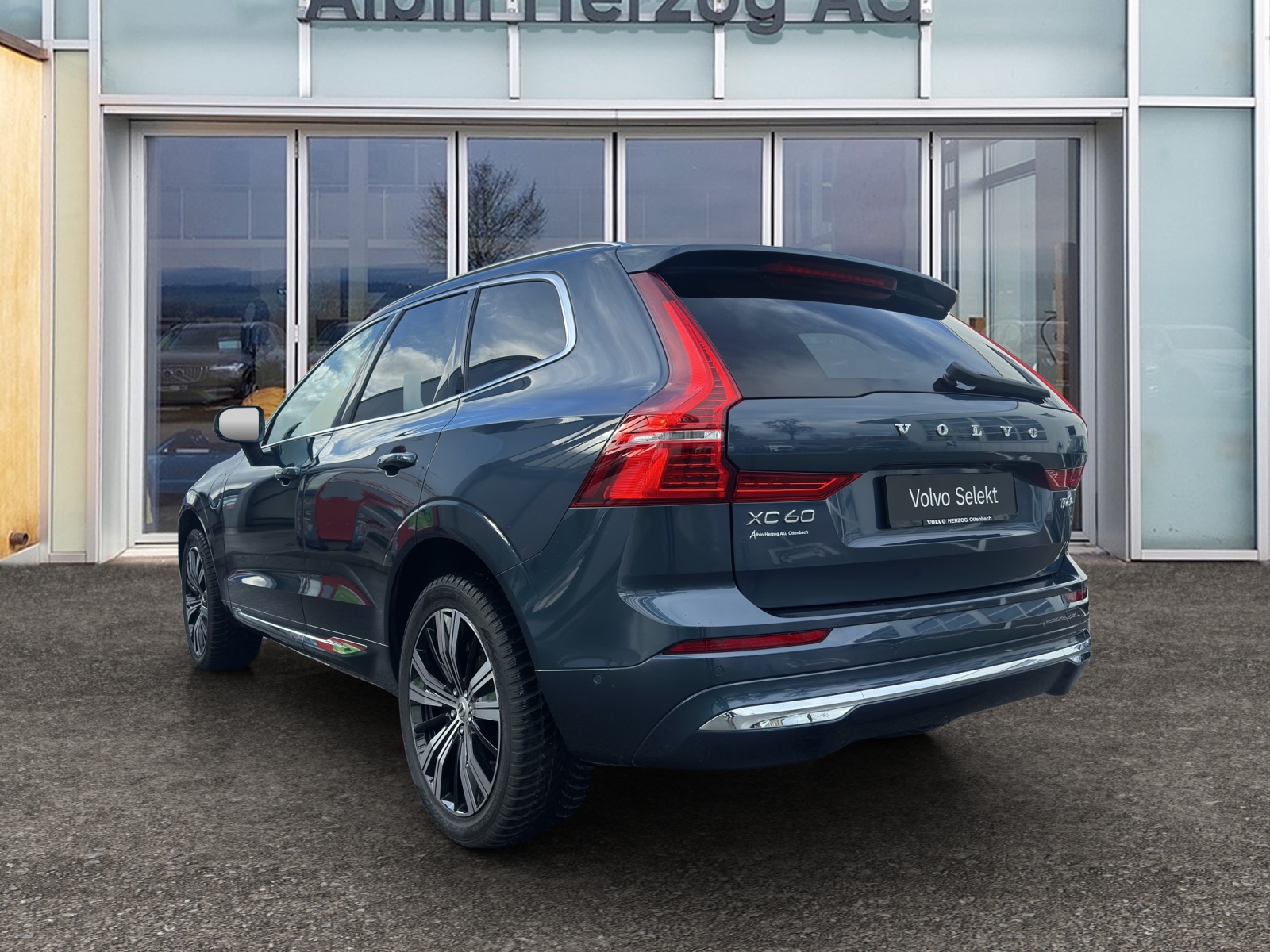 VOLVO XC60 2.0 T6 TE Ultra Bright eAWD-image-2