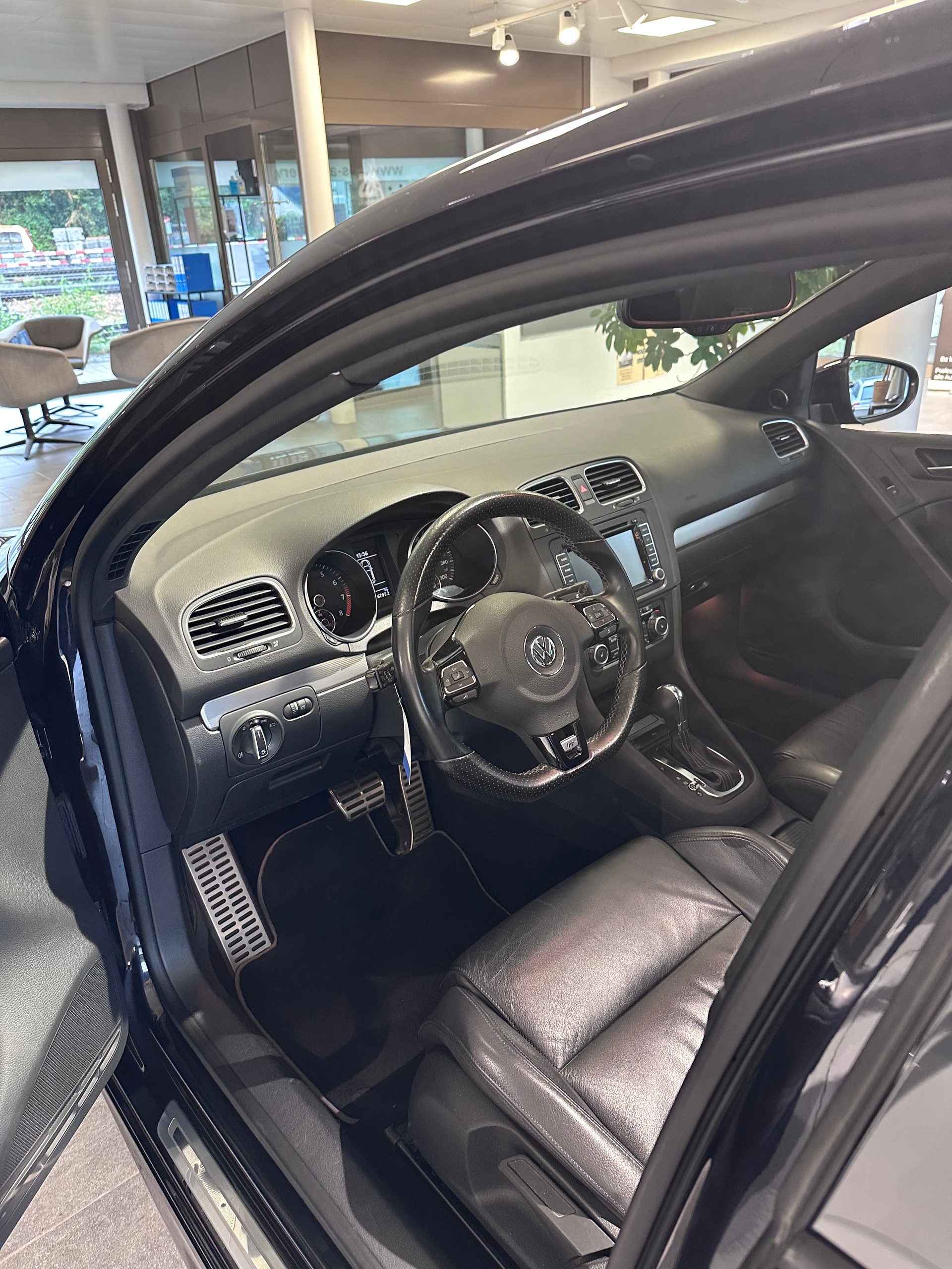 VW Golf 2.0 TSI R 4Motion DSG-image-6