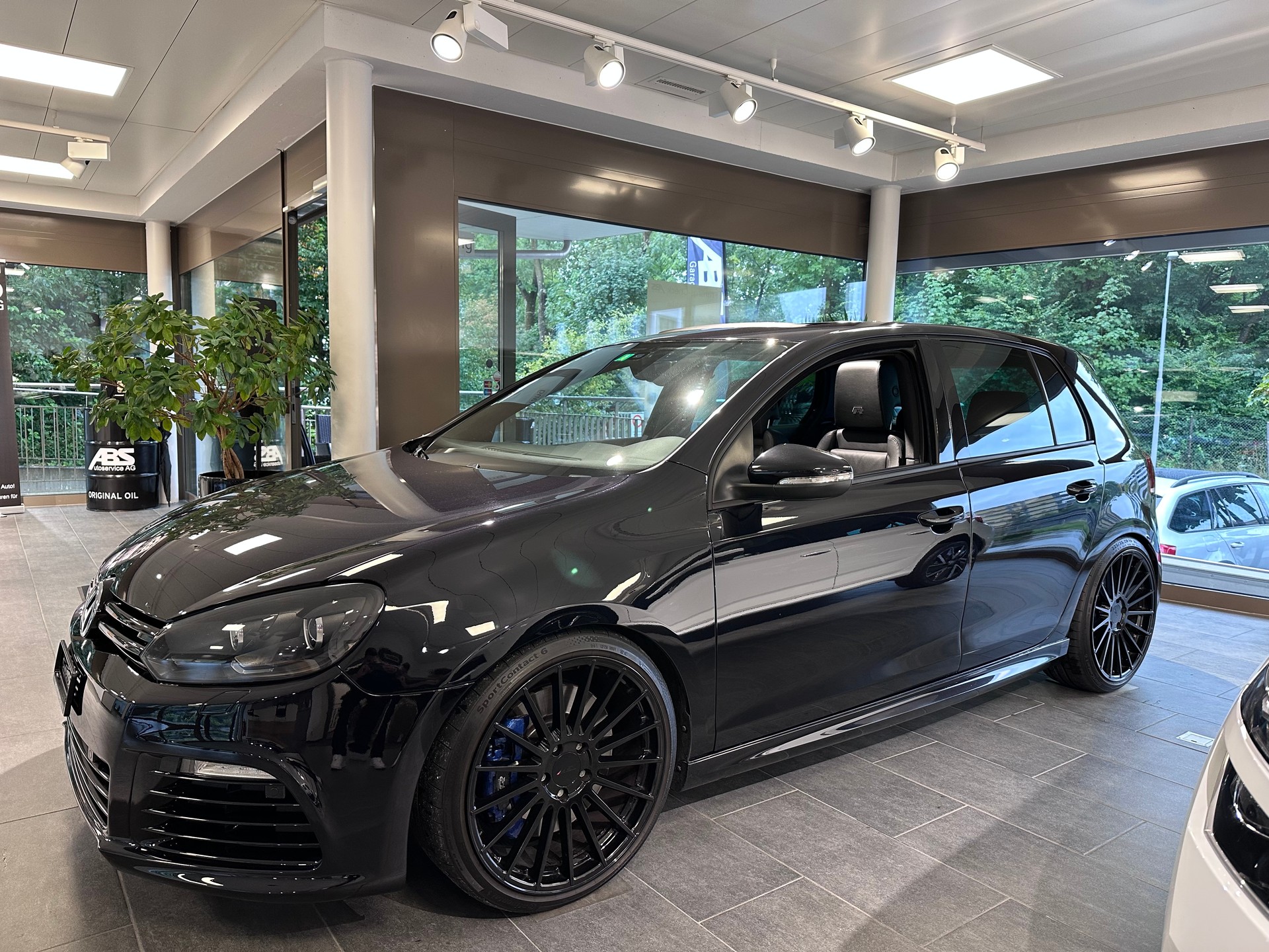 VW Golf 2.0 TSI R 4Motion DSG-image-1