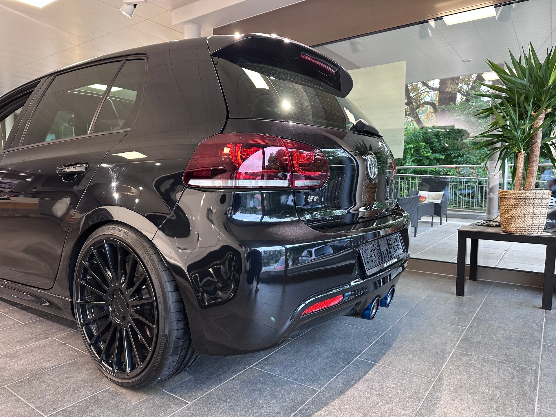 VW Golf 2.0 TSI R 4Motion DSG-image-3