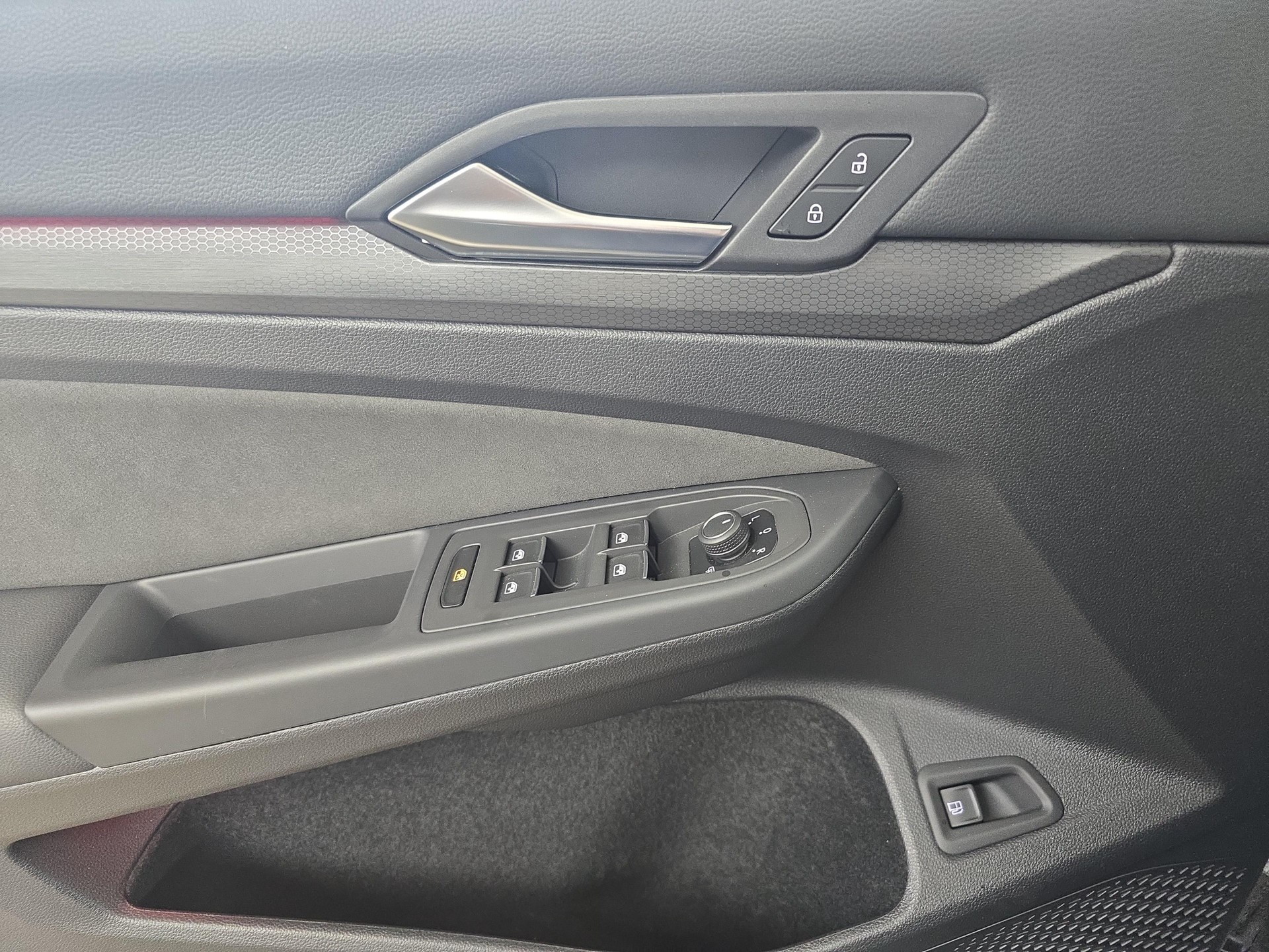 VW Golf VIII 1.4 TSI PHEV GTE DSG-image-19