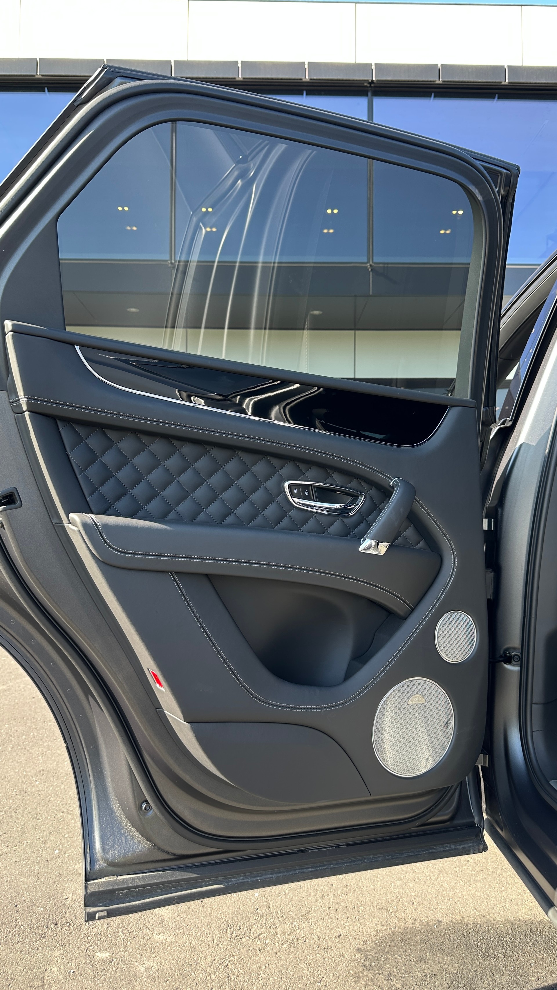 BENTLEY Bentayga W12-image-18