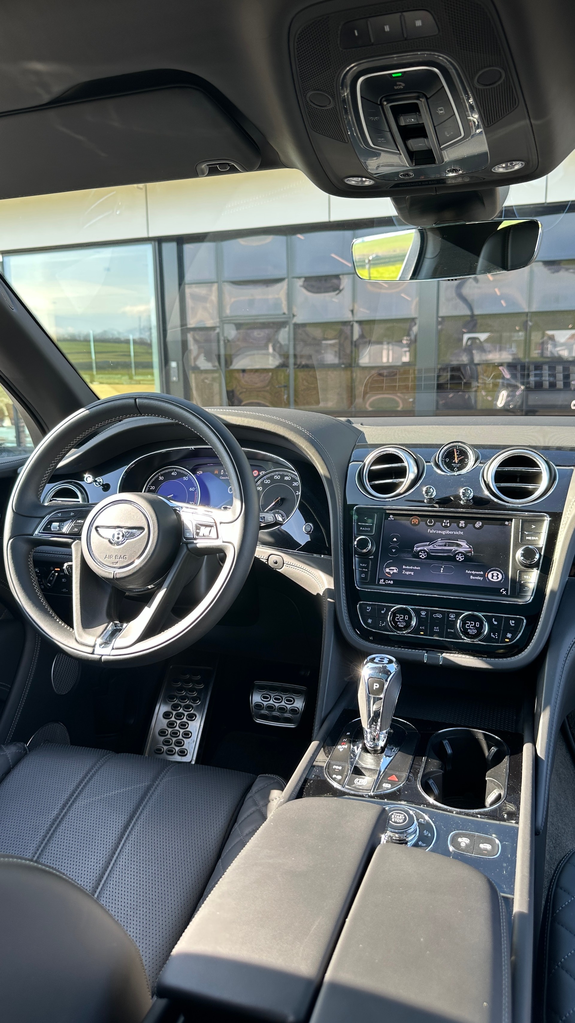 BENTLEY Bentayga W12-image-15