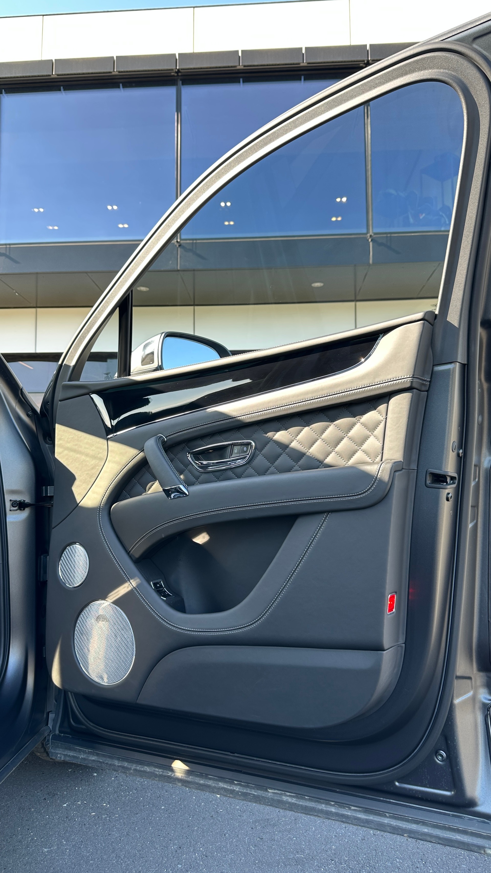 BENTLEY Bentayga W12-image-24